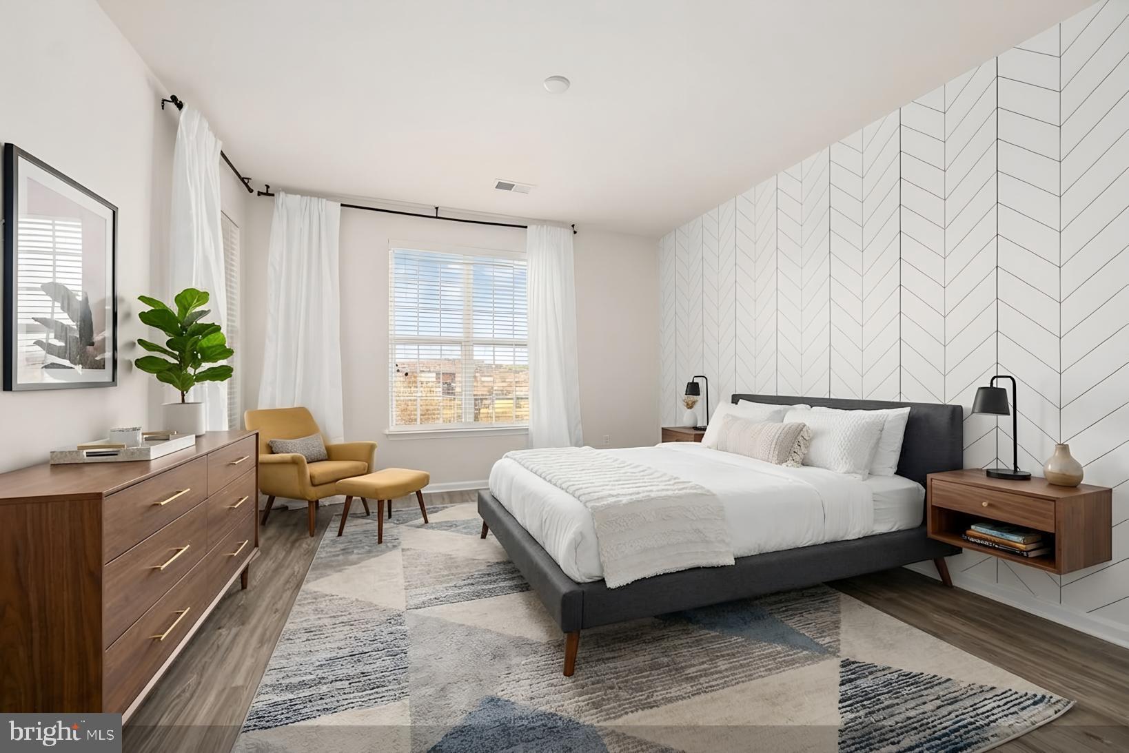 COMMONS ON POTOMAC SQUARE - Residential