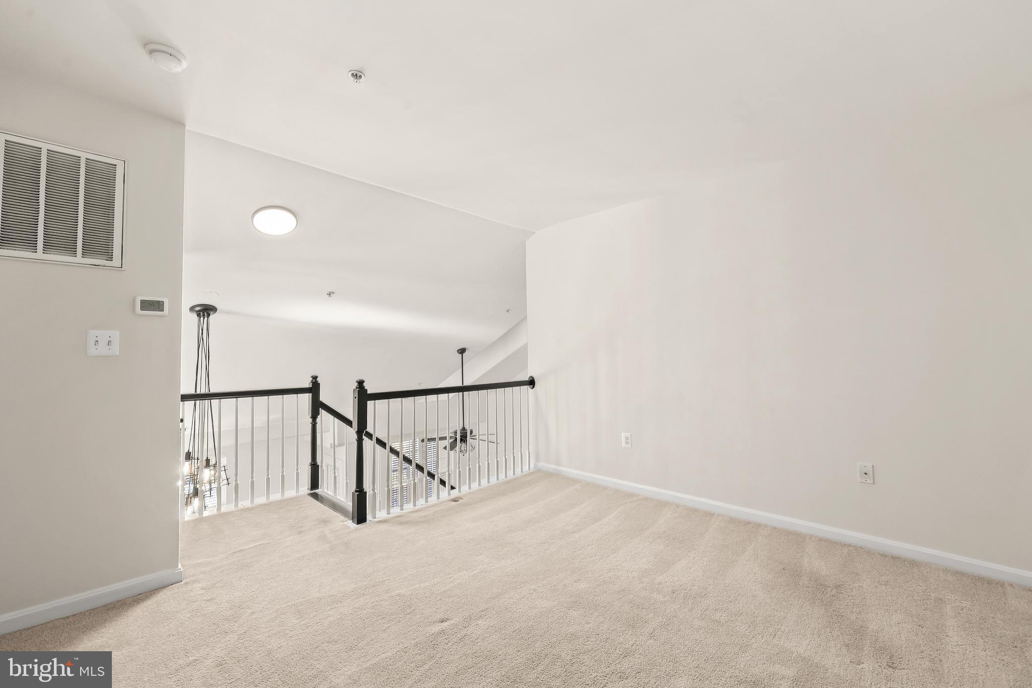 COMMONS ON POTOMAC SQUARE - Residential