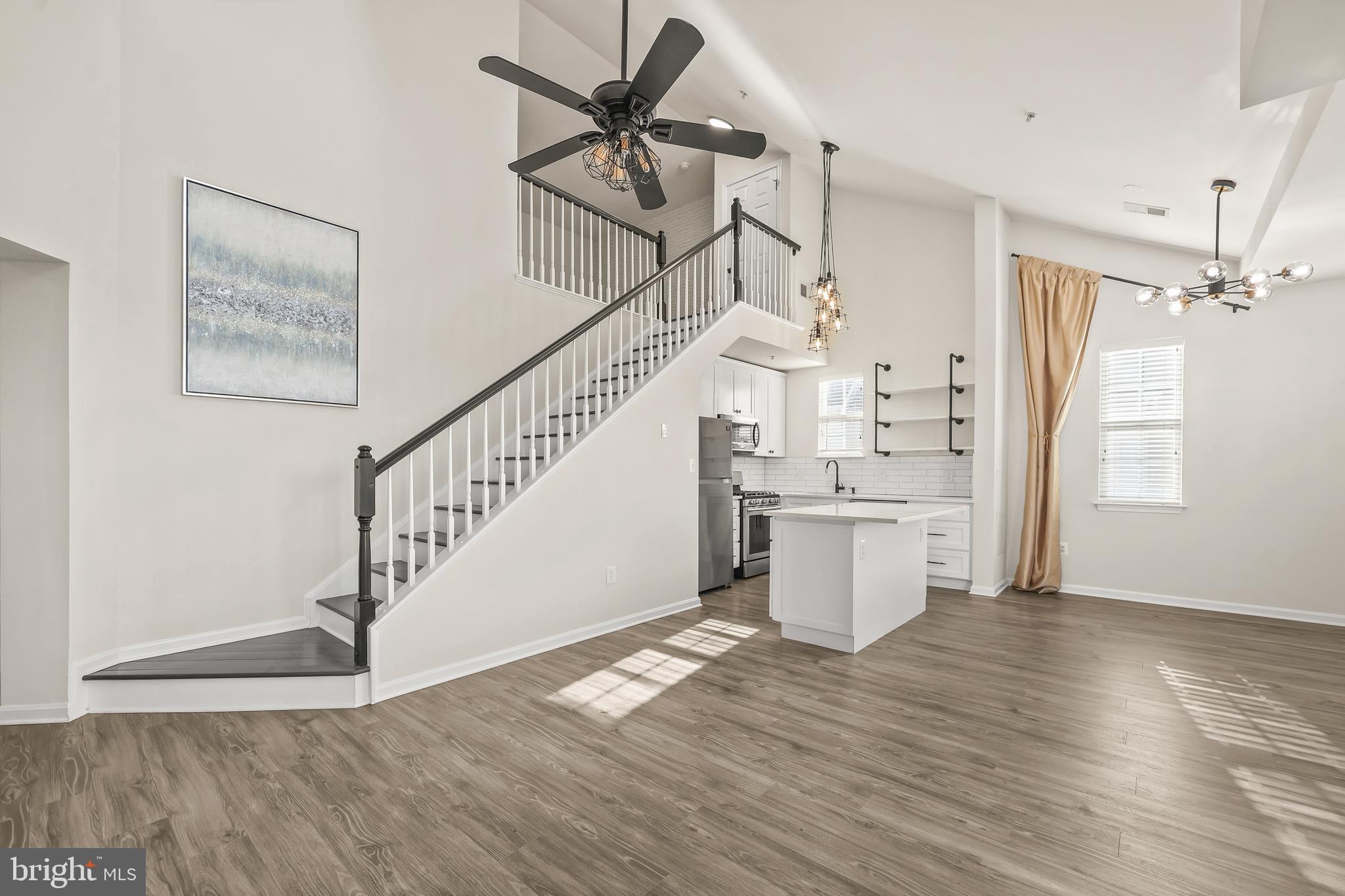 COMMONS ON POTOMAC SQUARE - Residential