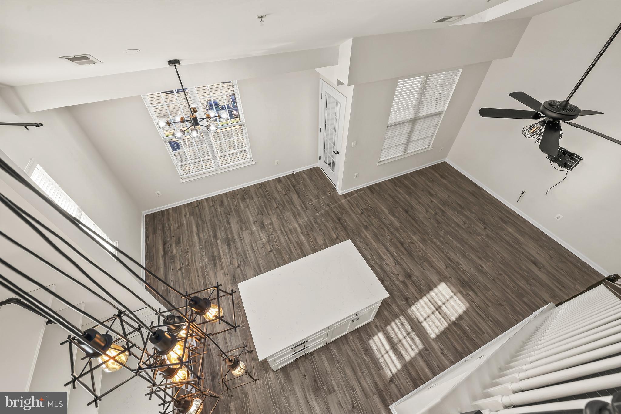 COMMONS ON POTOMAC SQUARE - Residential