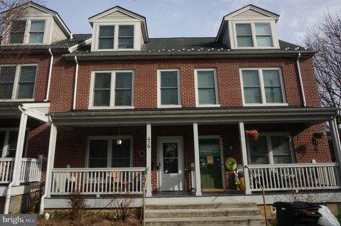 Townhouse For Sale - 429 Locust Street<br/> Lancaster County, LANCASTER, PA 17602