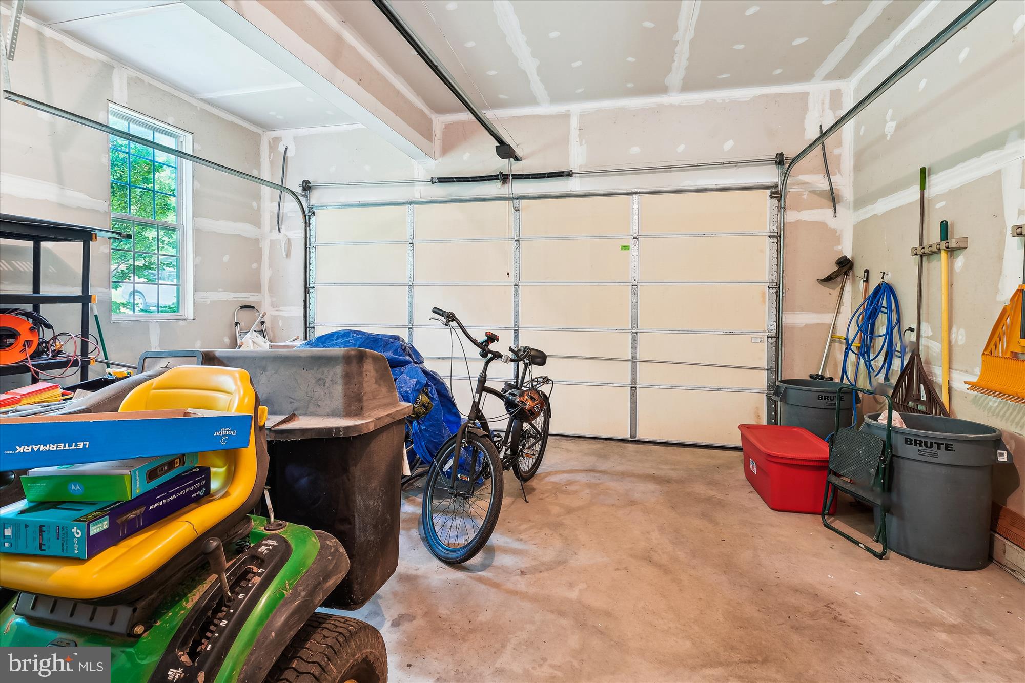 POTOMAC RUN - Residential Lease