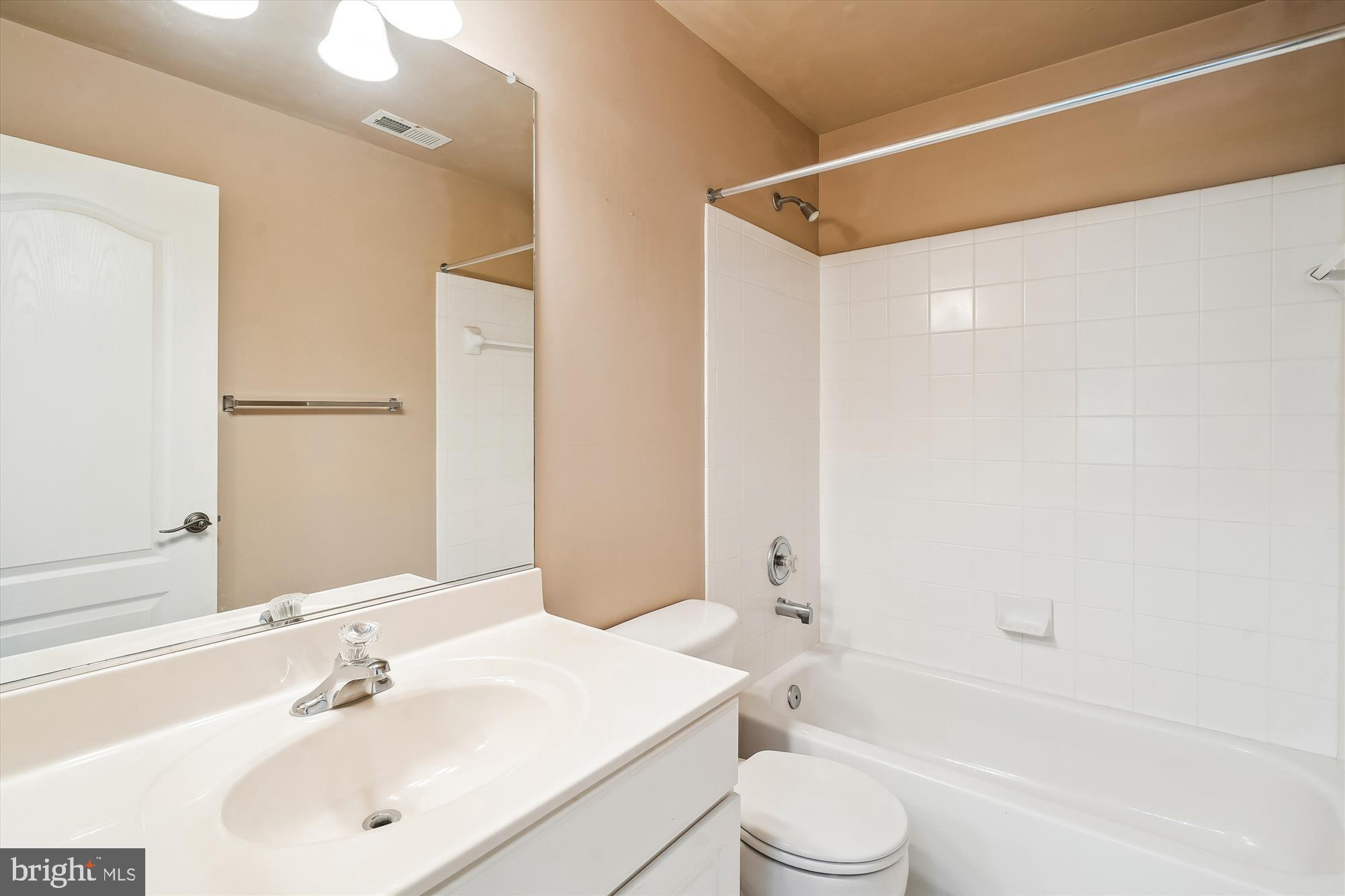 POTOMAC RUN - Residential Lease