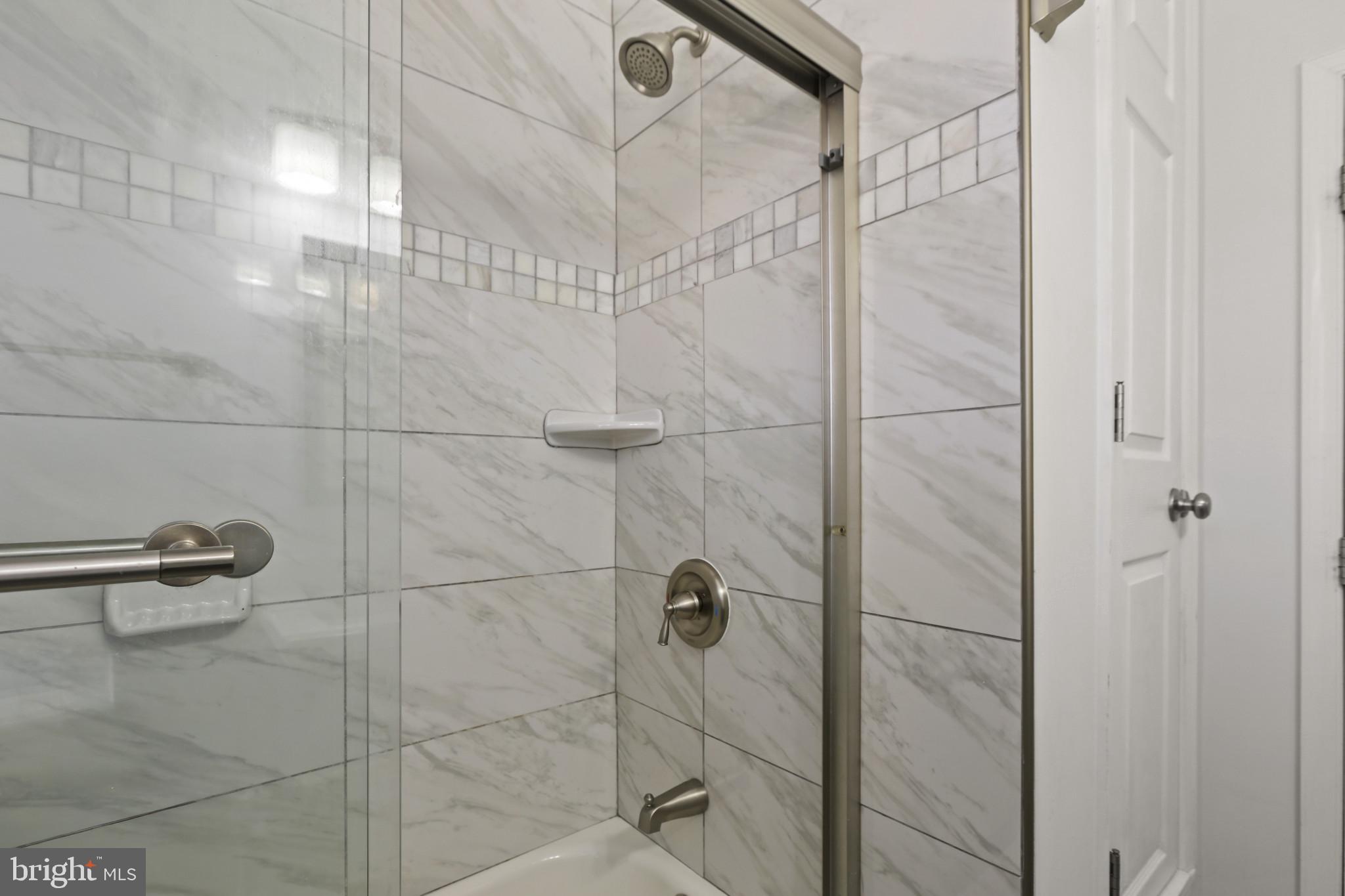 EDNOR GARDENS - LAKESIDE - Residential