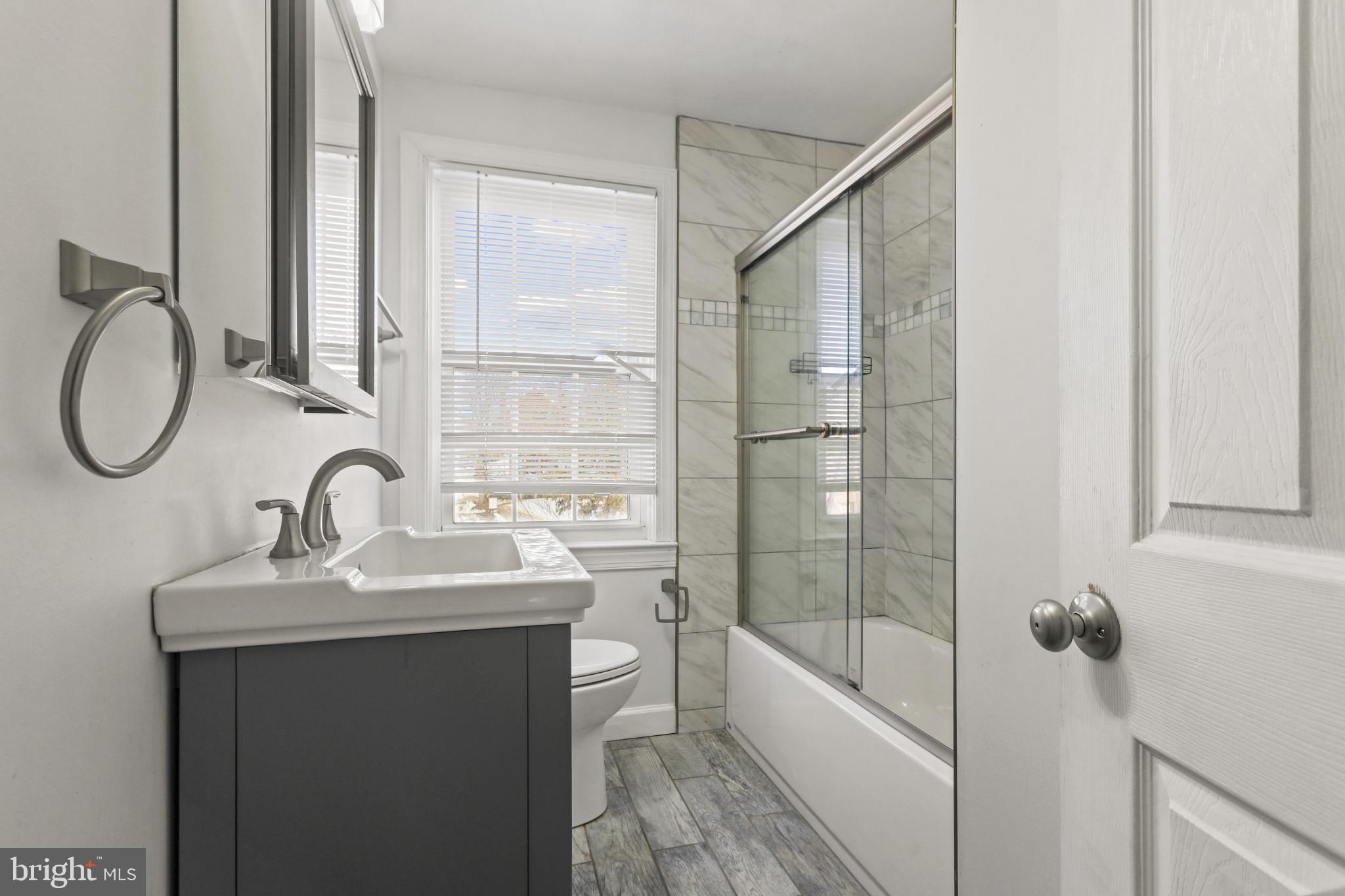 EDNOR GARDENS - LAKESIDE - Residential