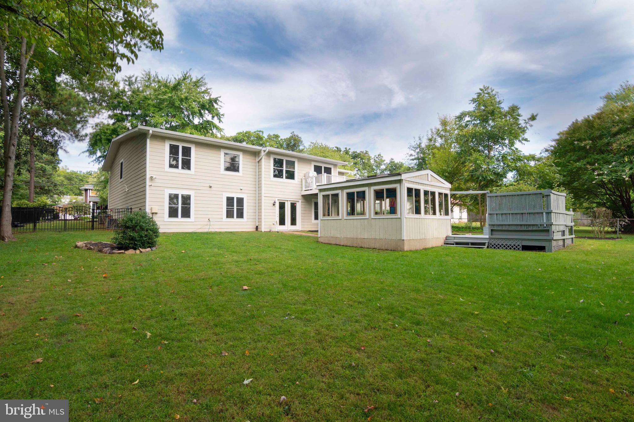 HALCYON OF HERNDON - Residential