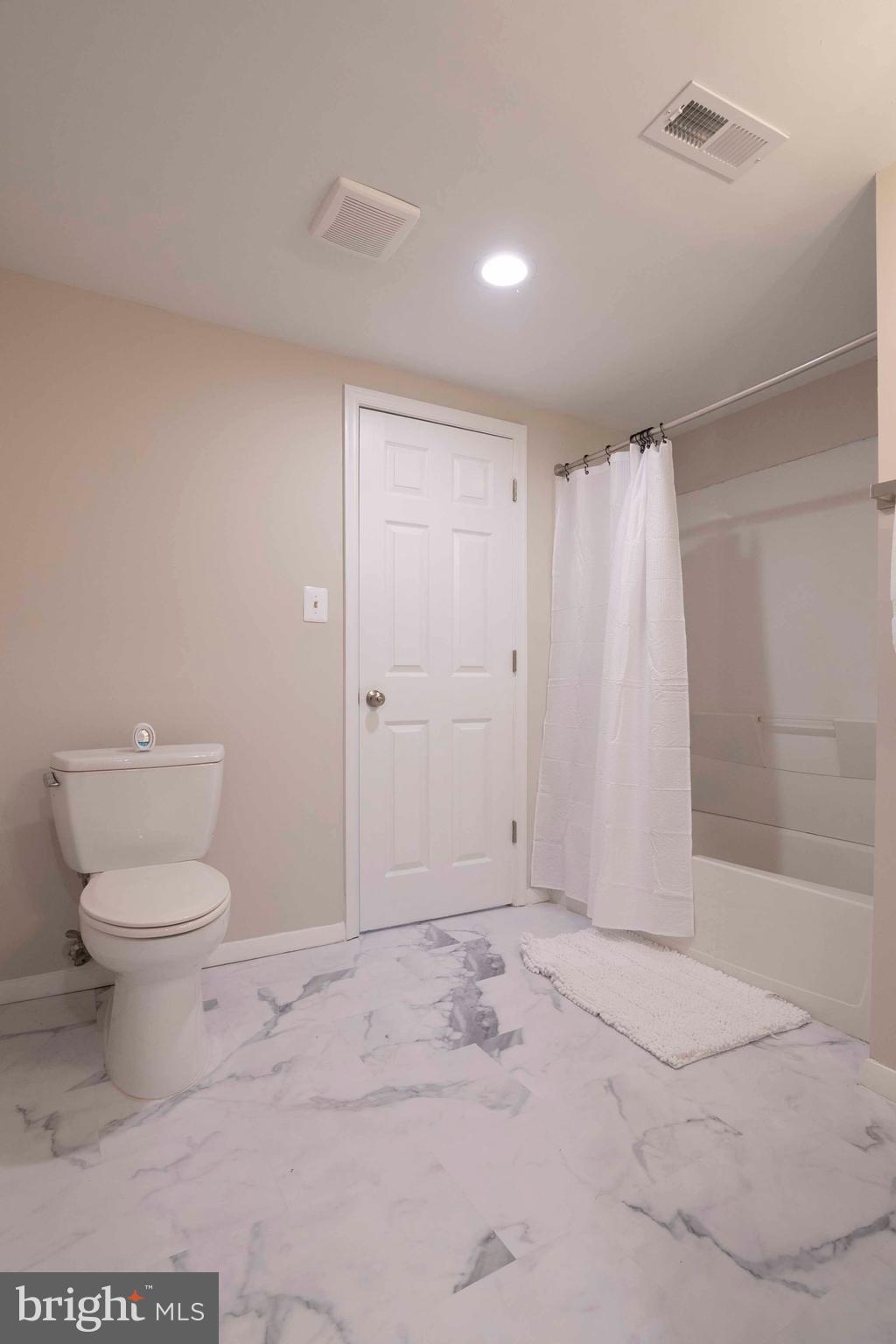 HALCYON OF HERNDON - Residential