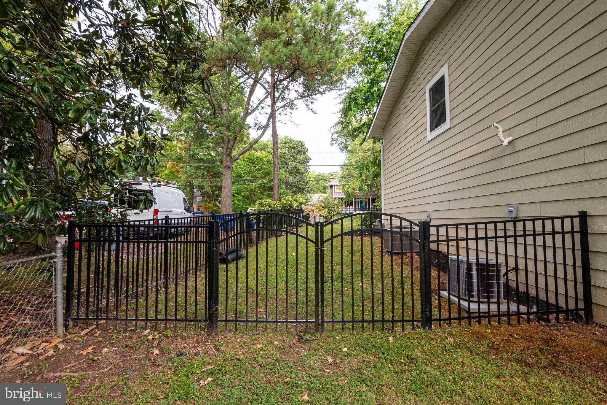 HALCYON OF HERNDON - Residential