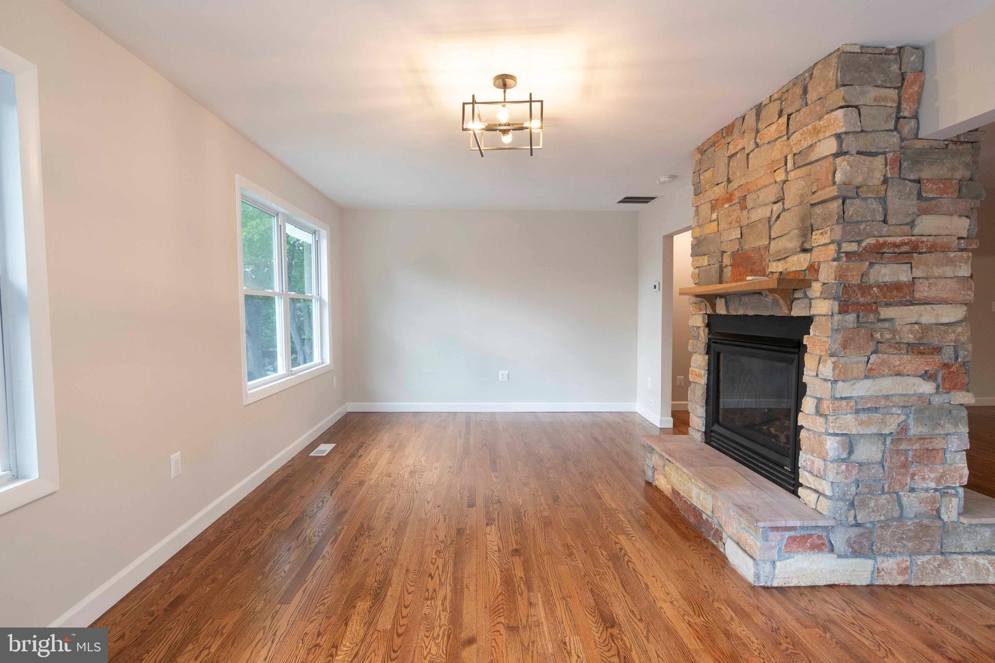 HALCYON OF HERNDON - Residential