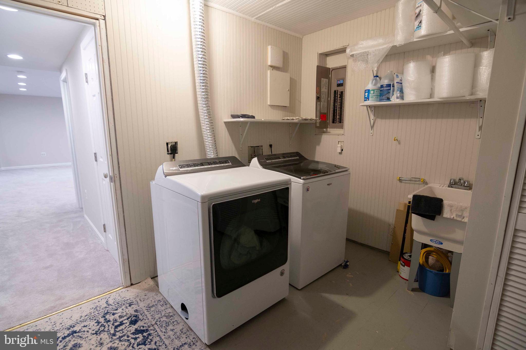 HALCYON OF HERNDON - Residential