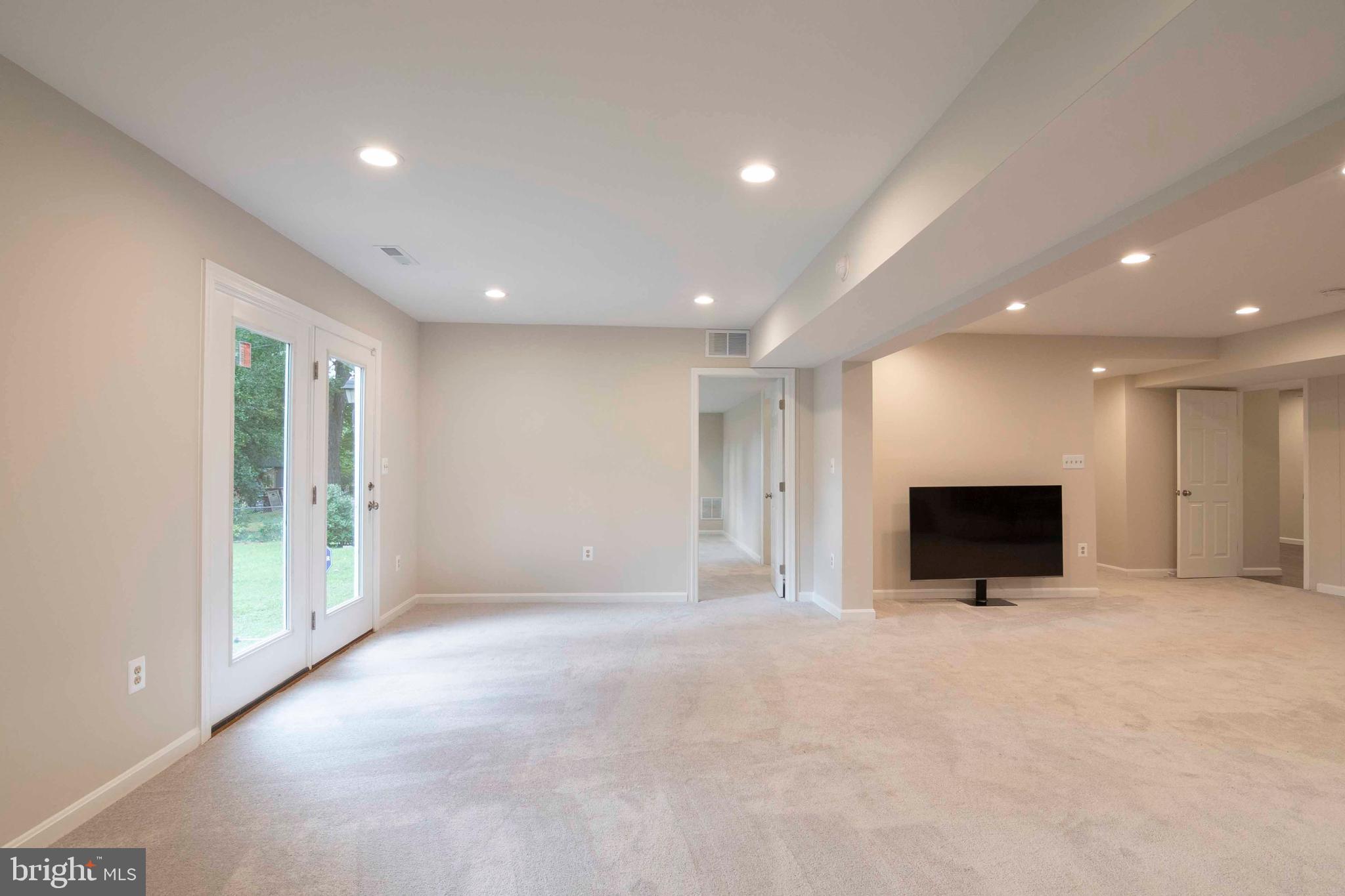 HALCYON OF HERNDON - Residential