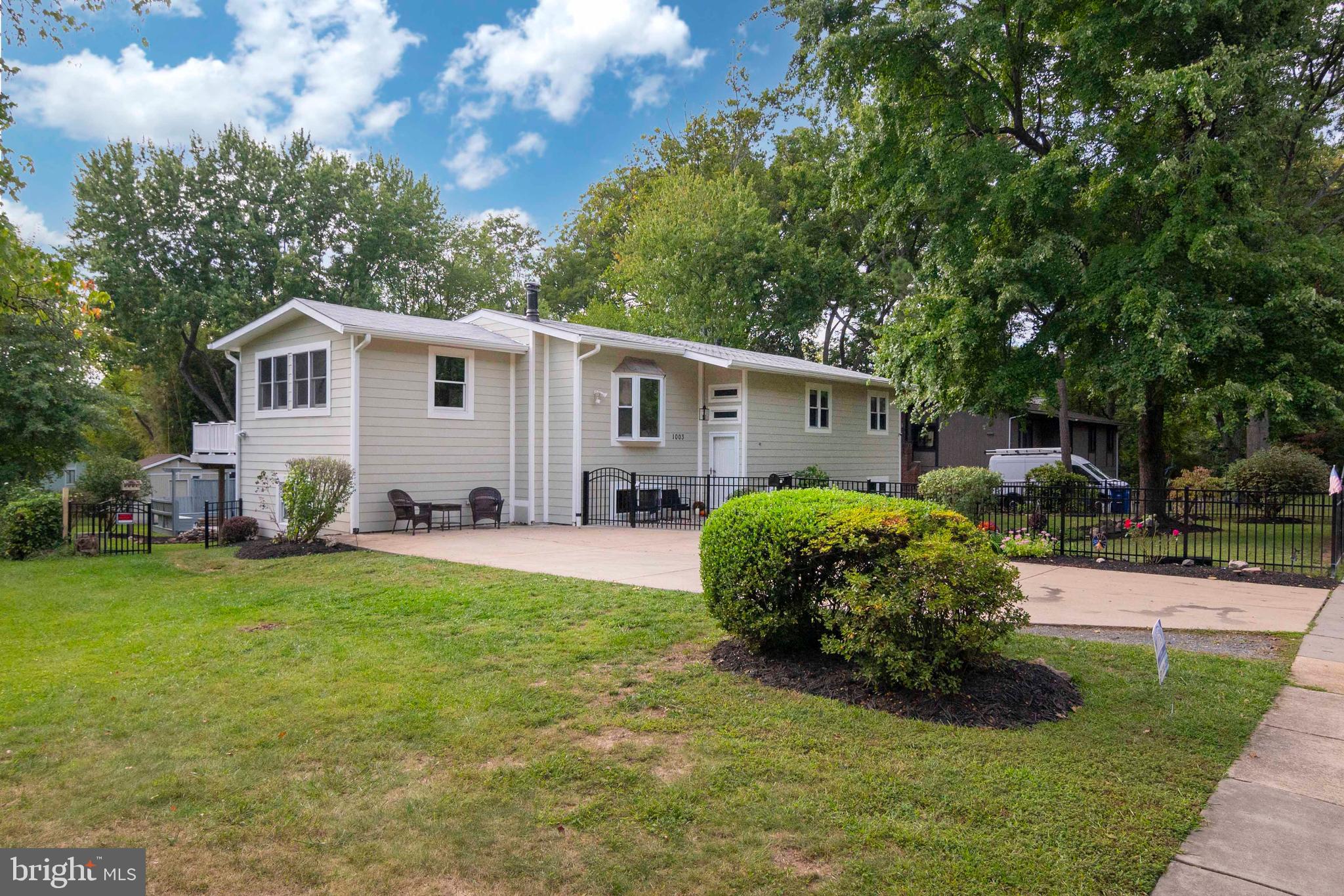 HALCYON OF HERNDON - Residential