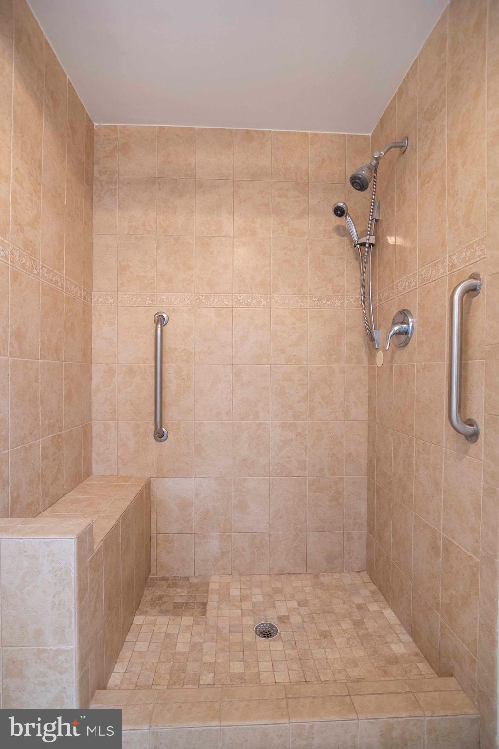 HALCYON OF HERNDON - Residential