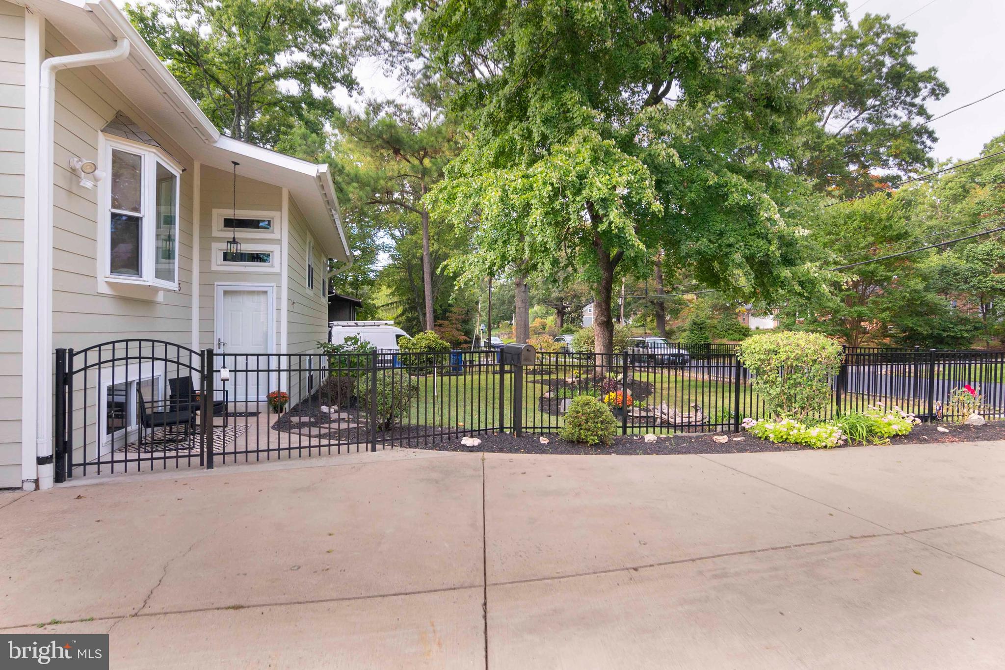 HALCYON OF HERNDON - Residential