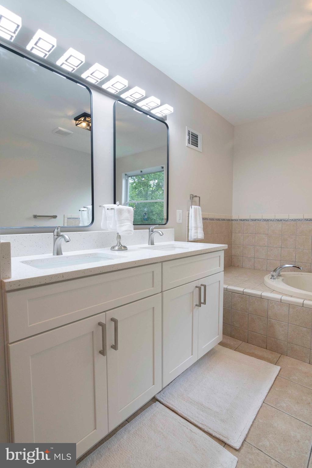 HALCYON OF HERNDON - Residential