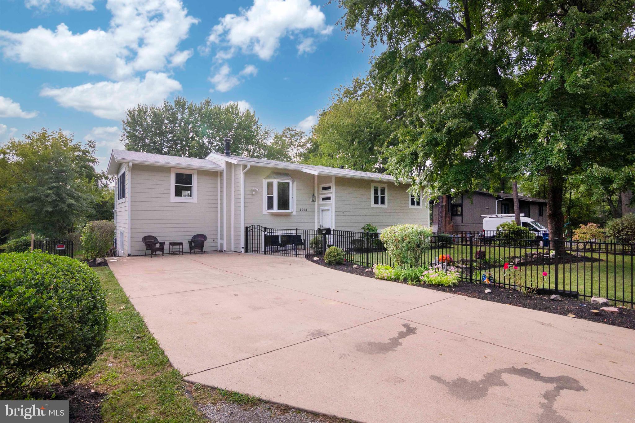 HALCYON OF HERNDON - Residential