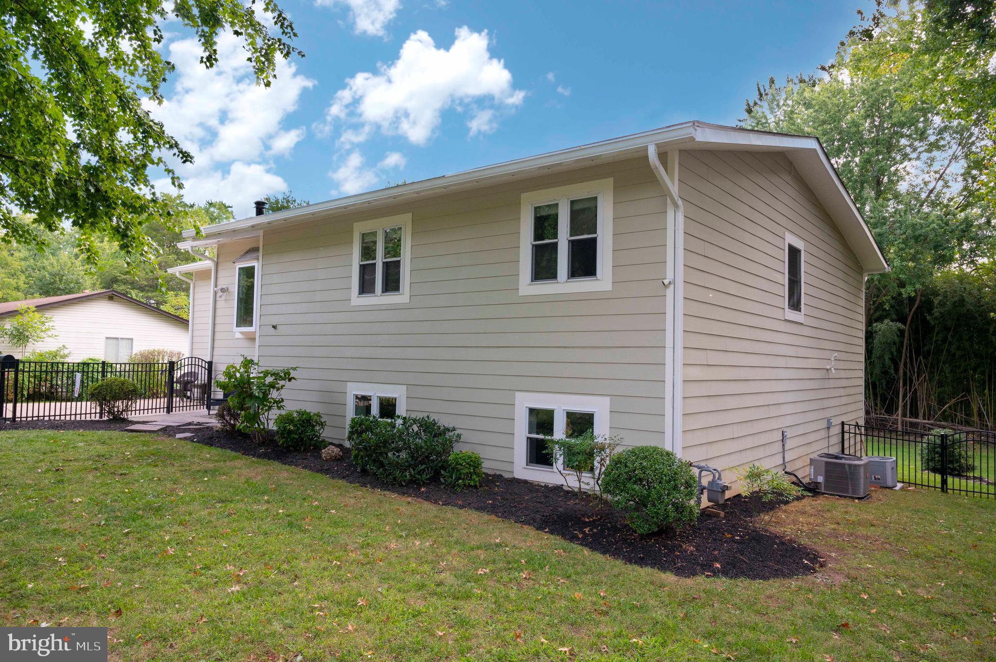 HALCYON OF HERNDON - Residential