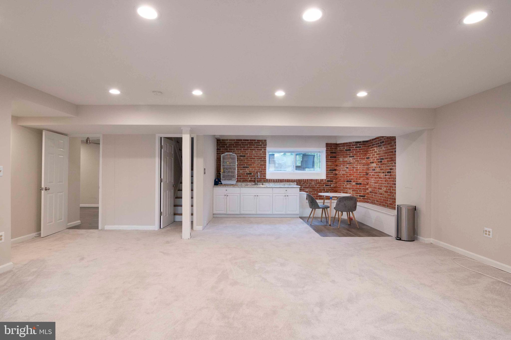 HALCYON OF HERNDON - Residential