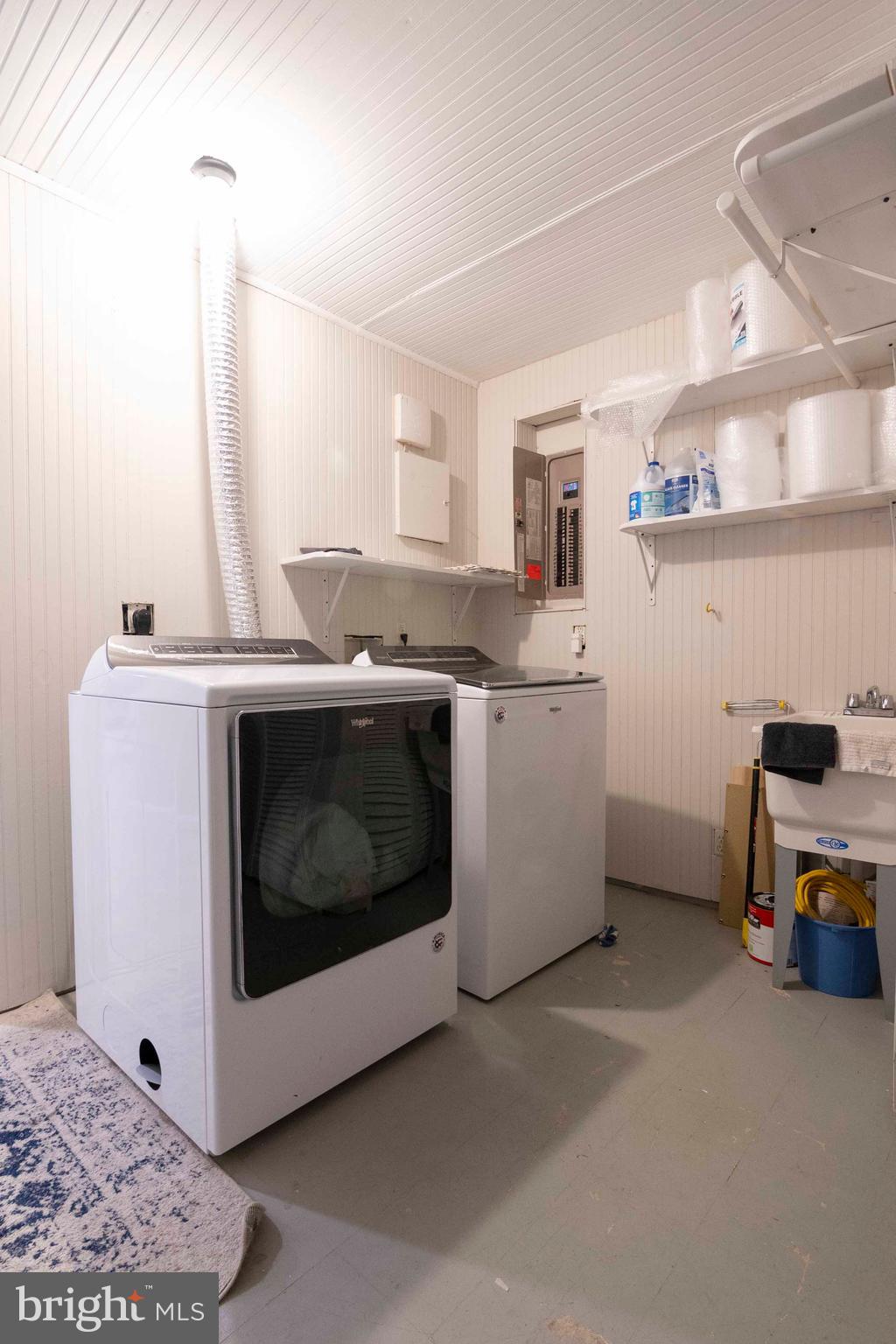 HALCYON OF HERNDON - Residential