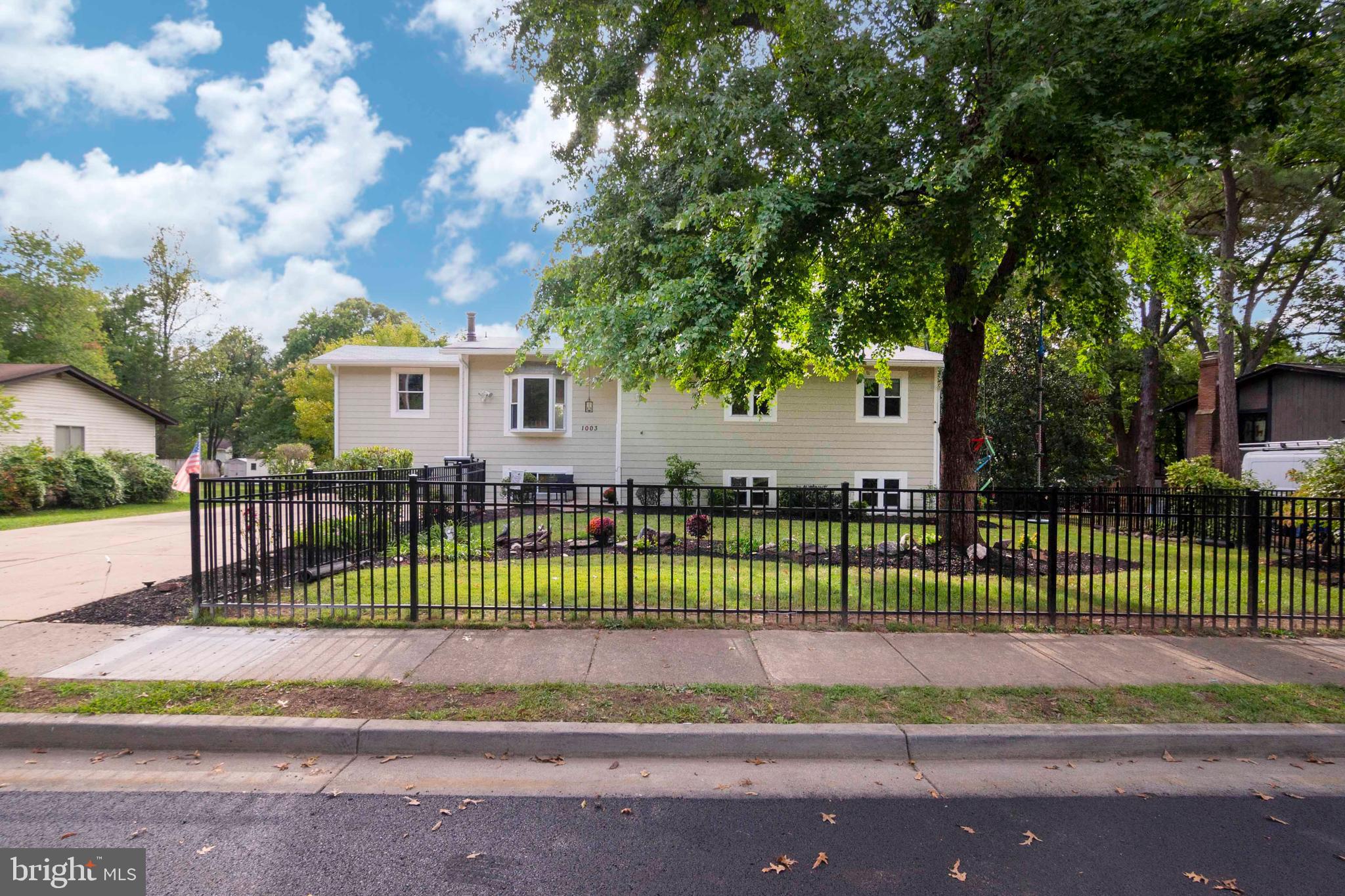 HALCYON OF HERNDON - Residential