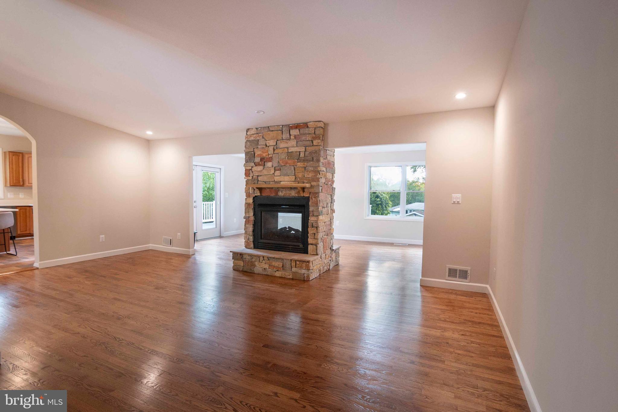 HALCYON OF HERNDON - Residential