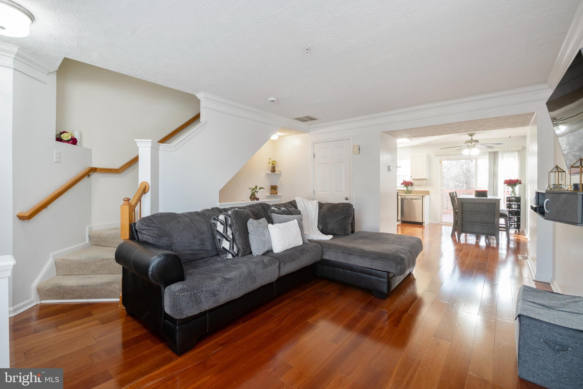 RUSSETT - Residential