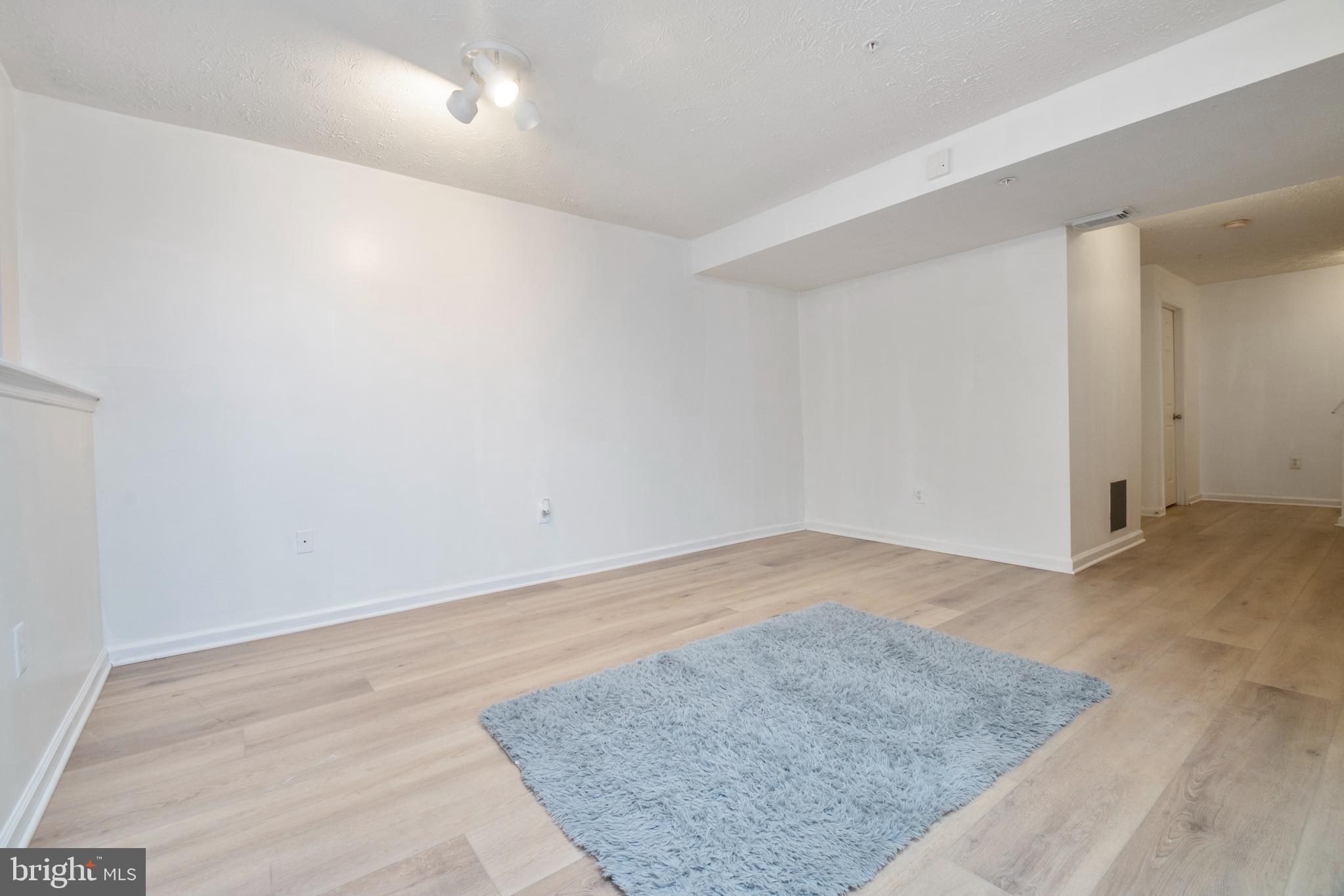 RUSSETT - Residential