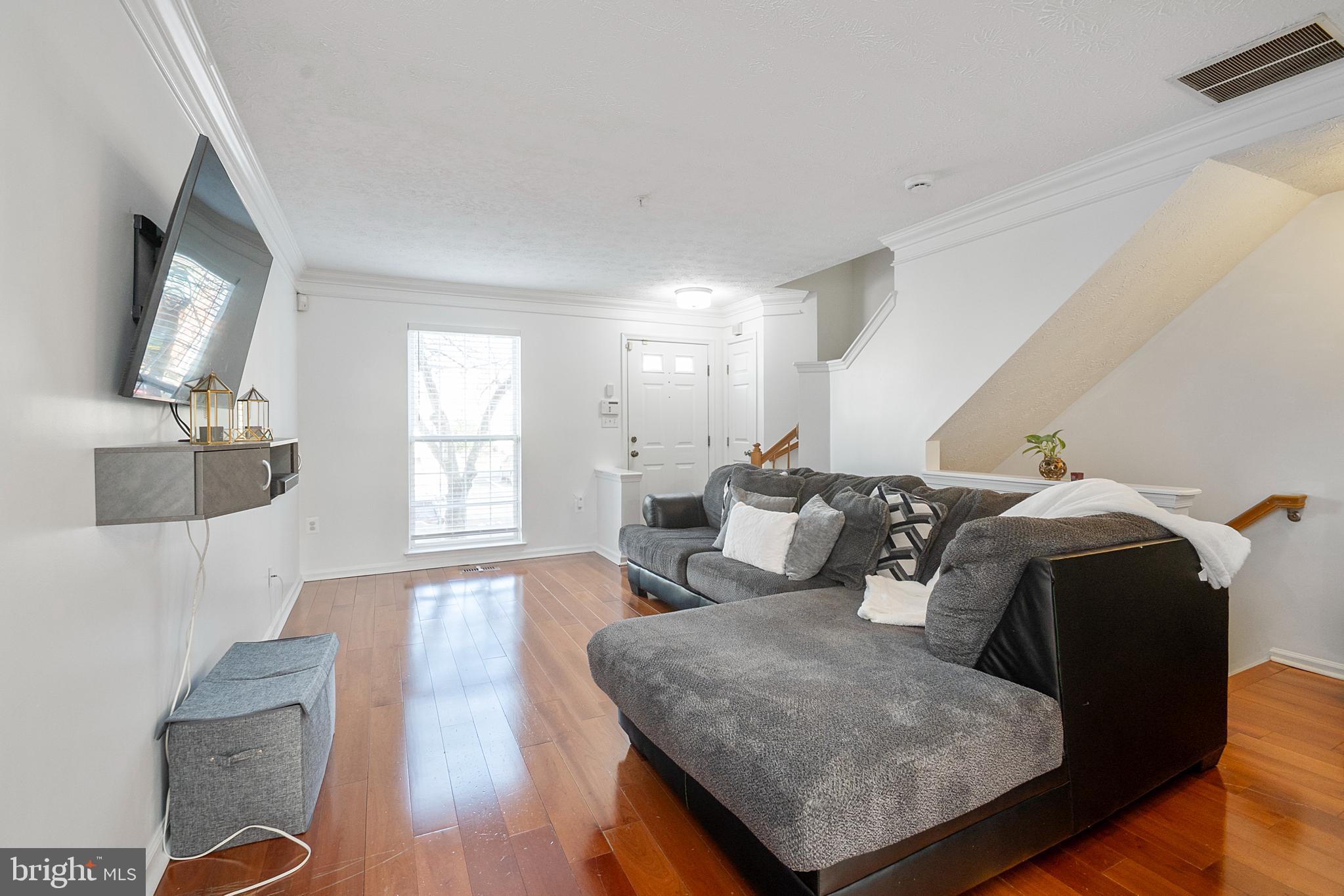 RUSSETT - Residential