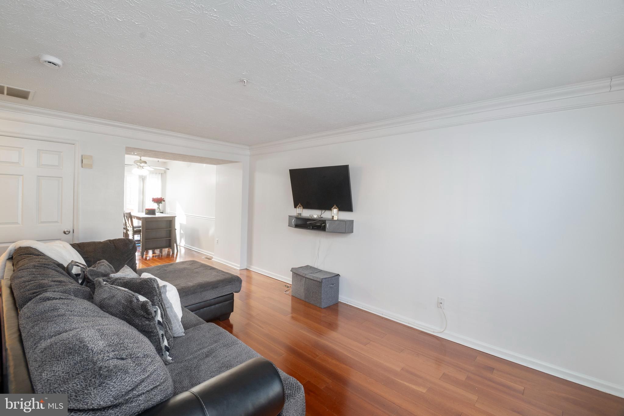 RUSSETT - Residential