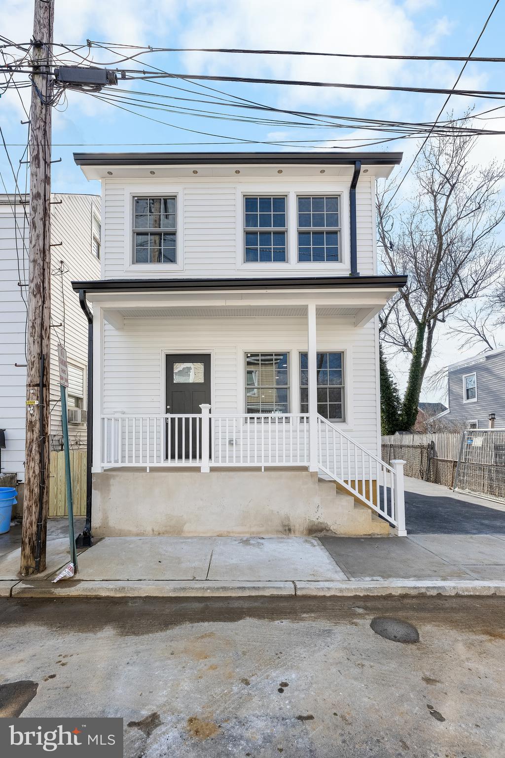 32 WEST STREET