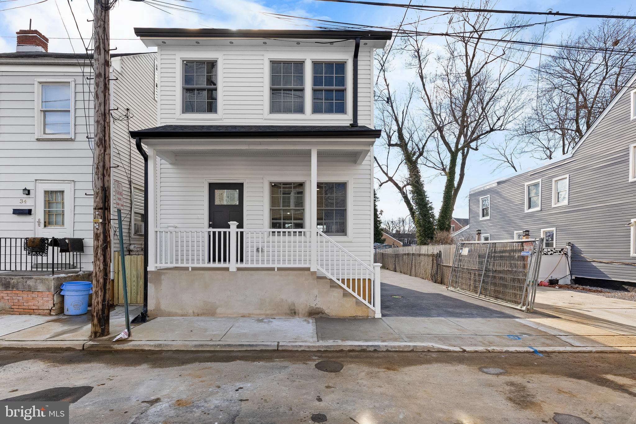32 WEST STREET