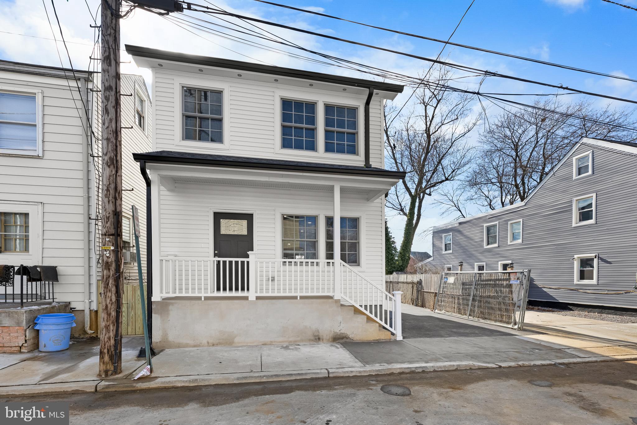 32 WEST STREET