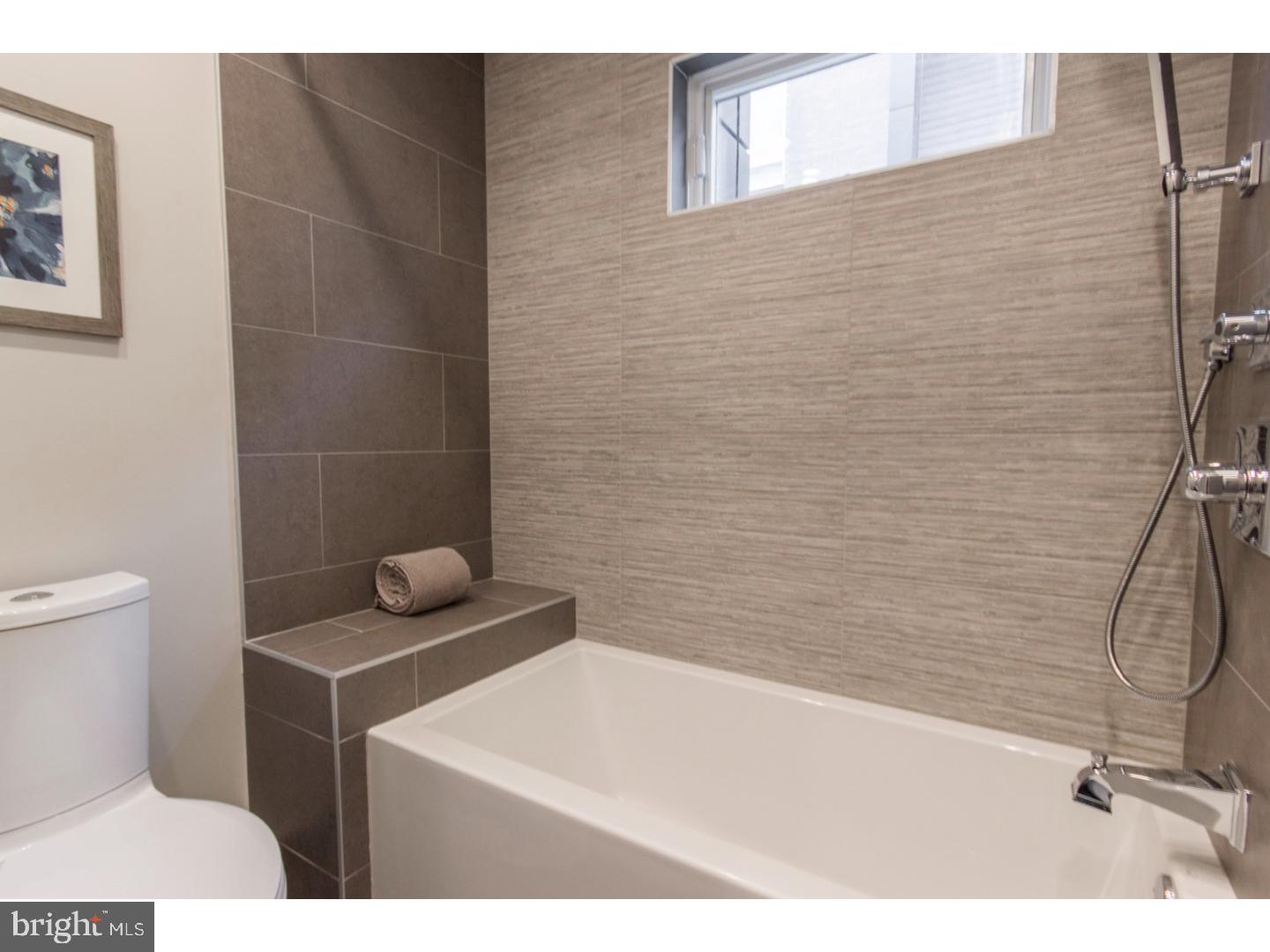 HAWTHORNE - Residential Lease