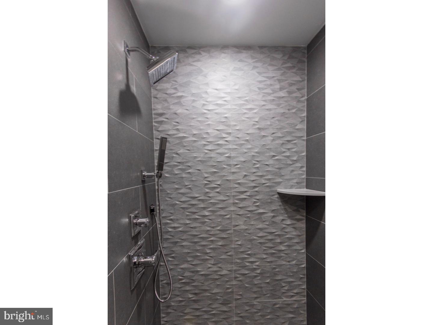 HAWTHORNE - Residential Lease