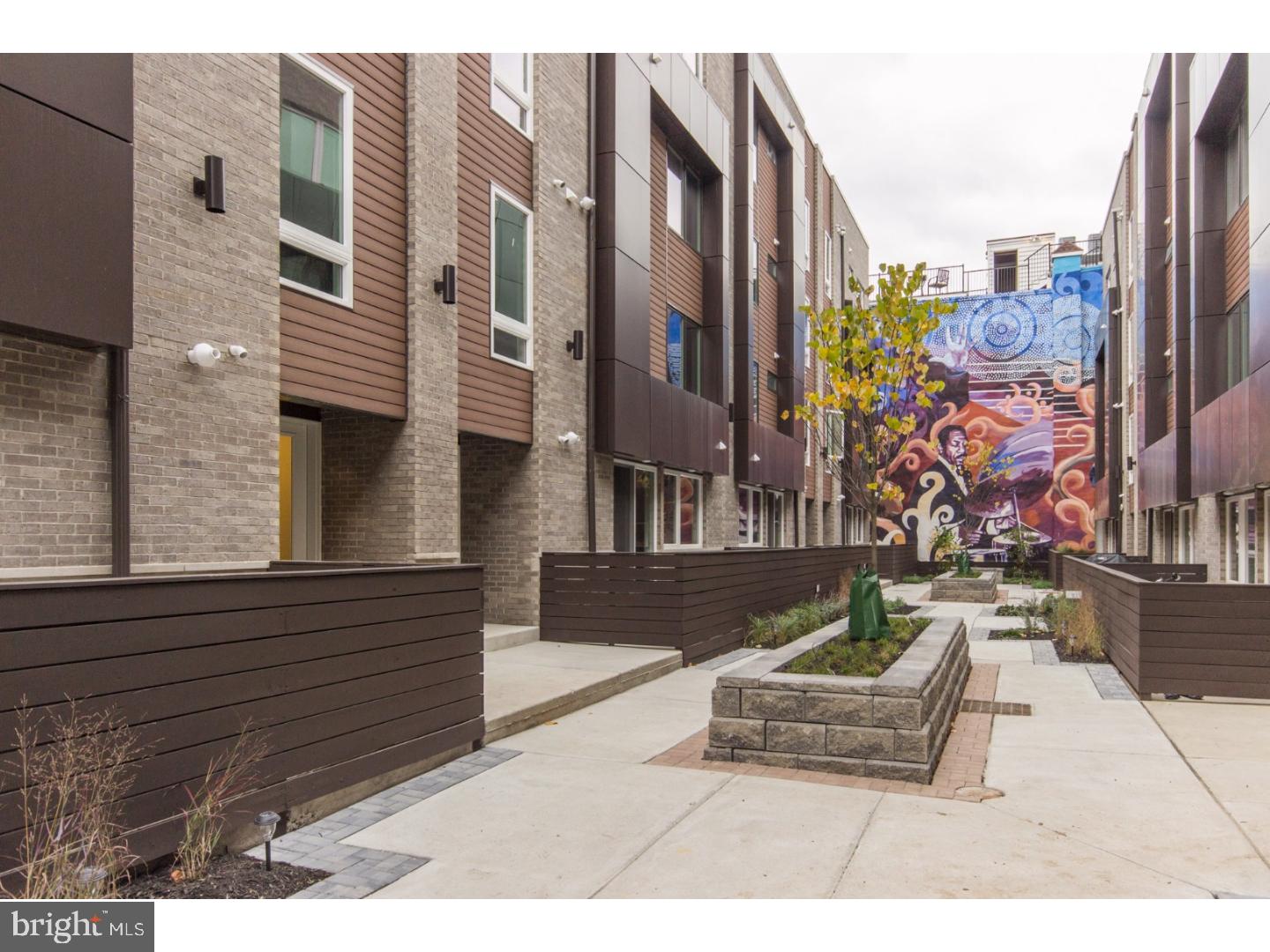 HAWTHORNE - Residential Lease