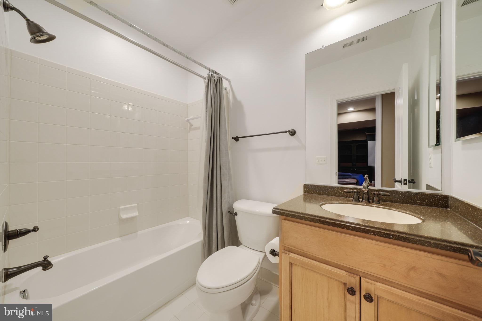 LANSDOWNE ON THE POTOMAC - Residential