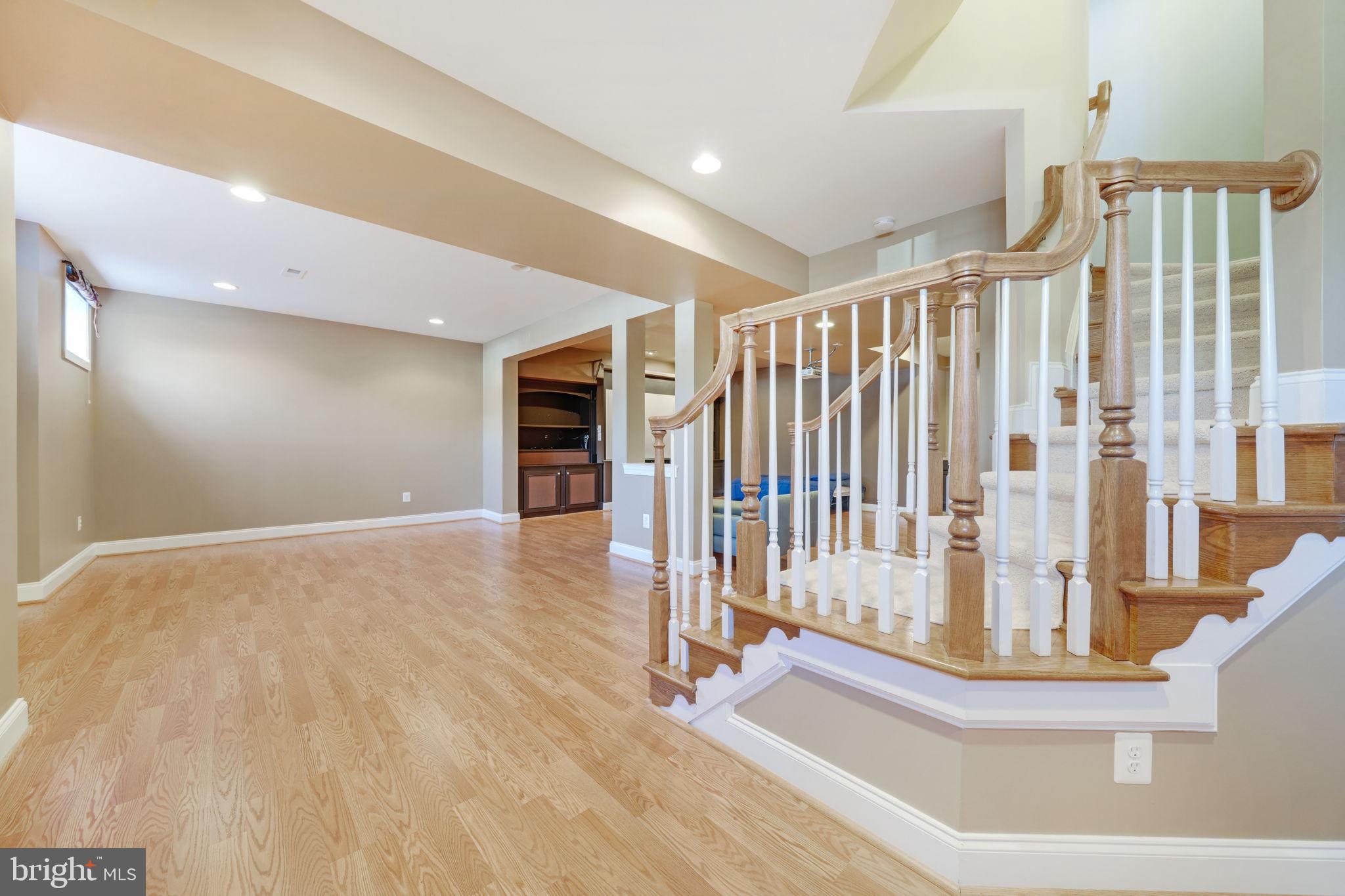 LANSDOWNE ON THE POTOMAC - Residential