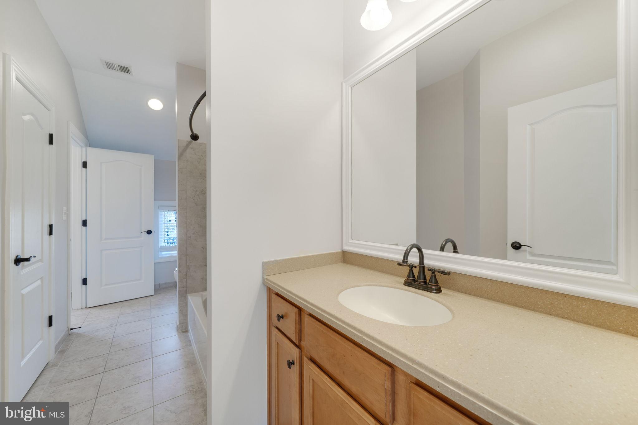 LANSDOWNE ON THE POTOMAC - Residential