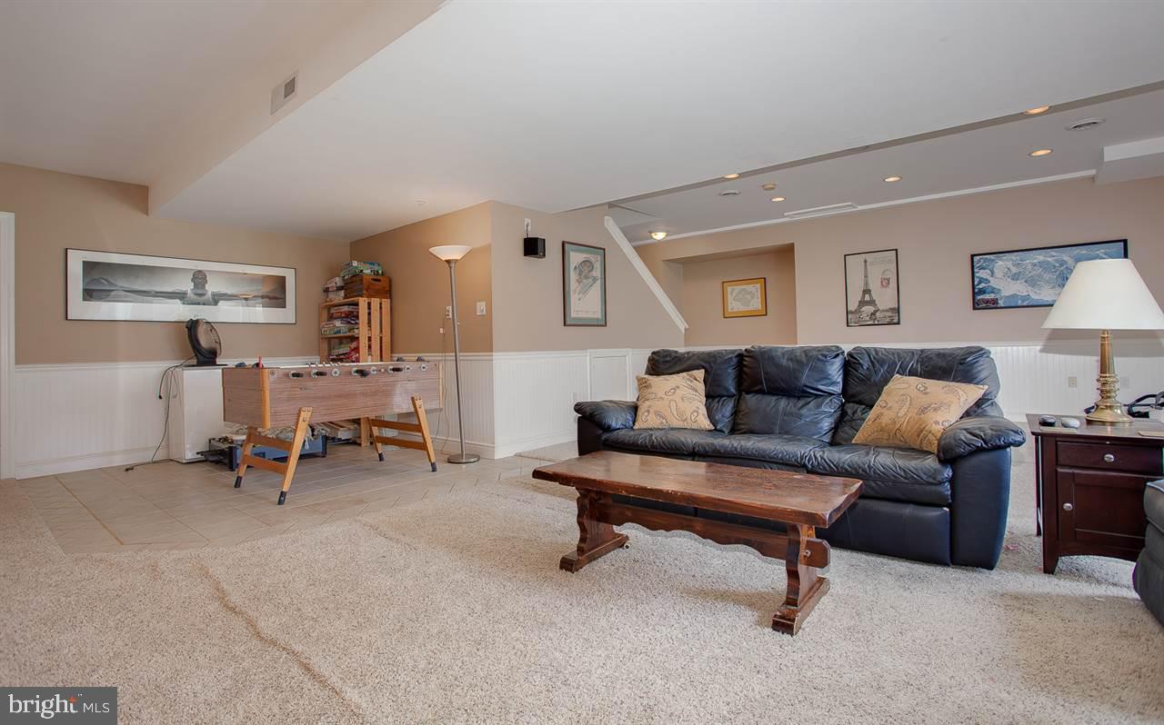 SIGNAL HILL - Residential