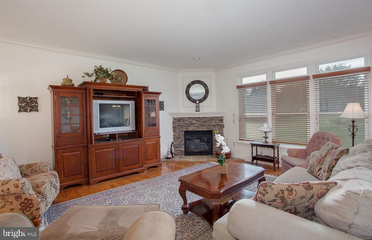SIGNAL HILL - Residential