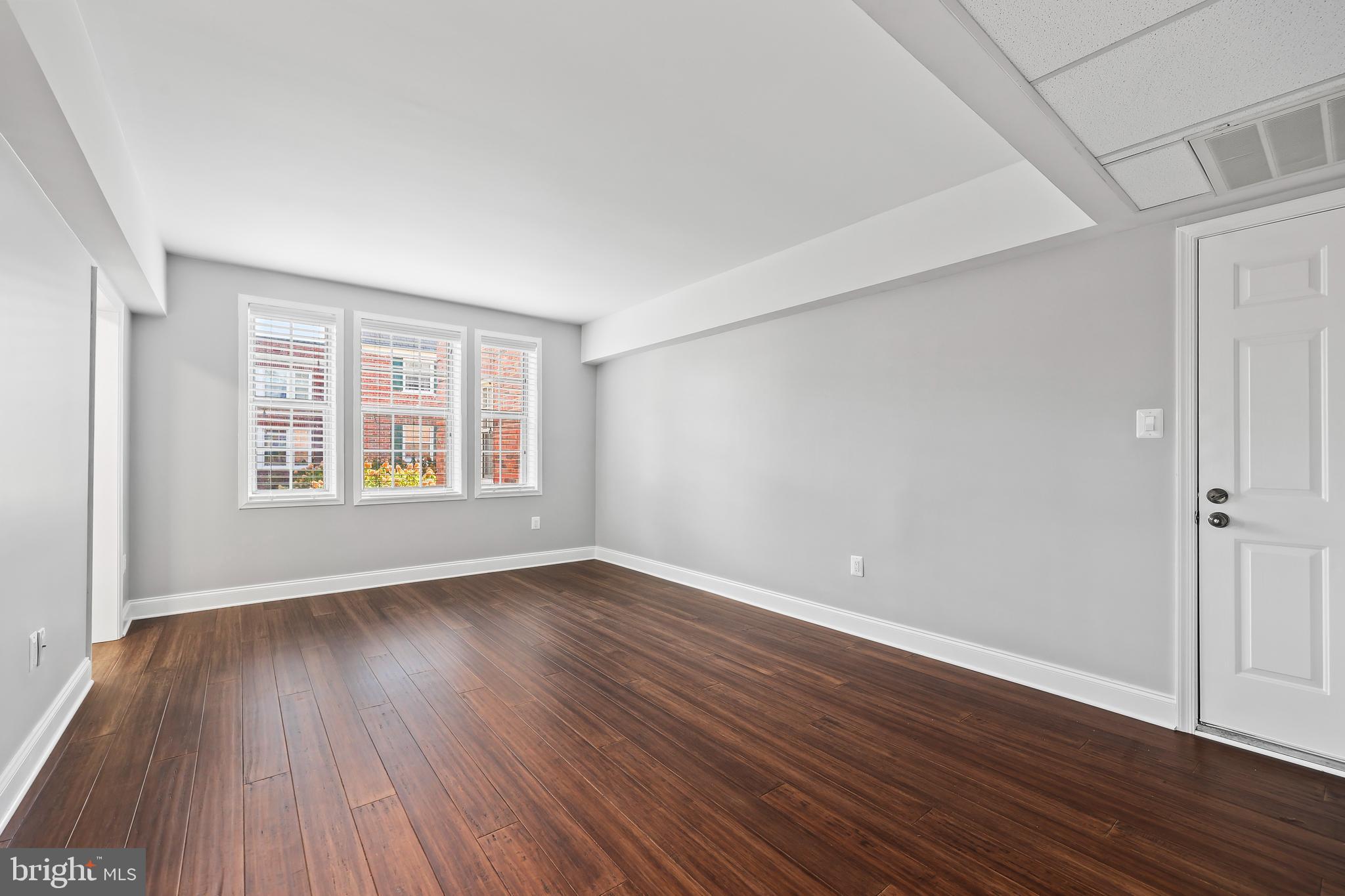 1801 QUEENS LANE 2-134