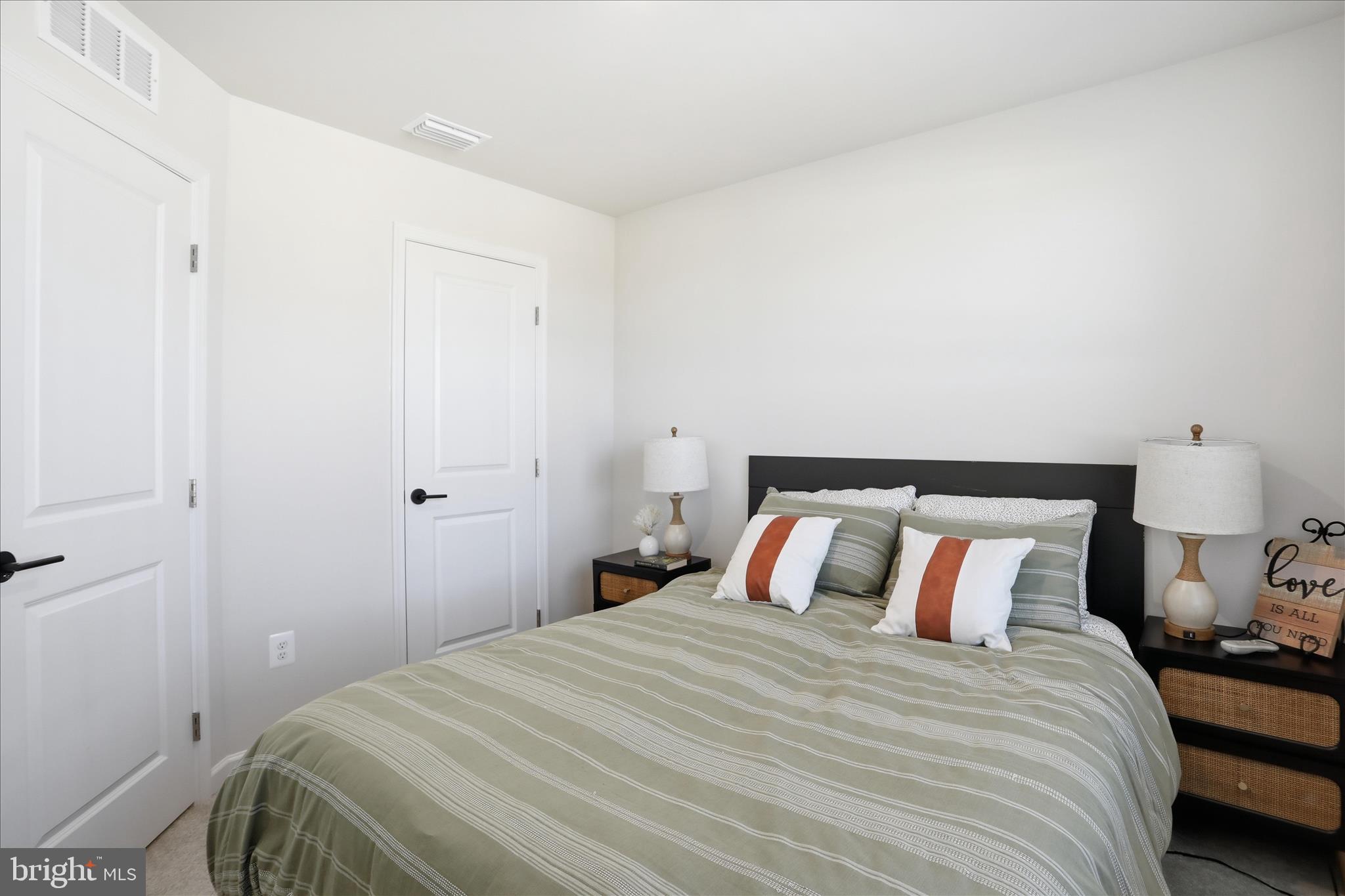 ENFIELD KNOLLS - Residential