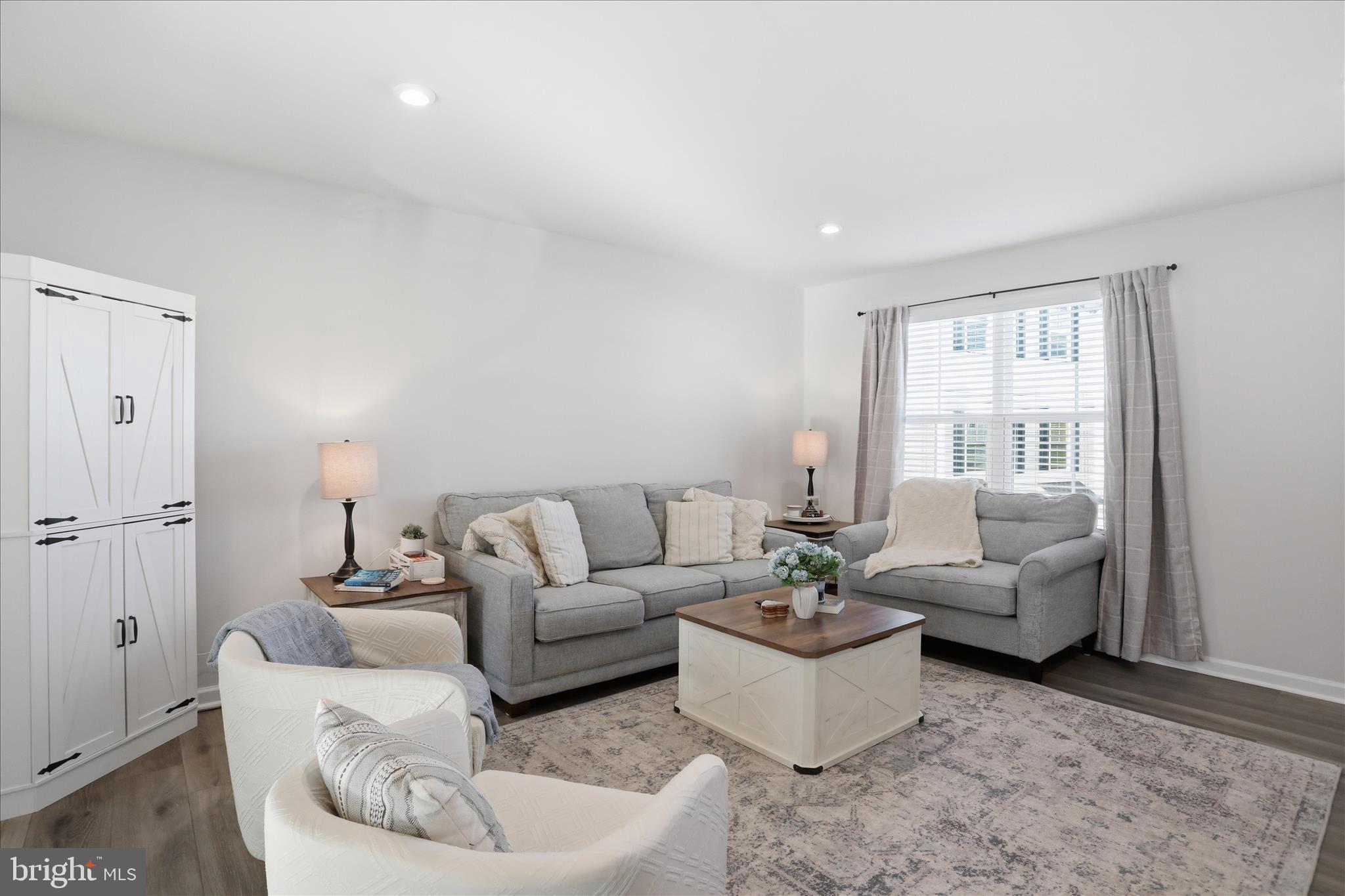 ENFIELD KNOLLS - Residential