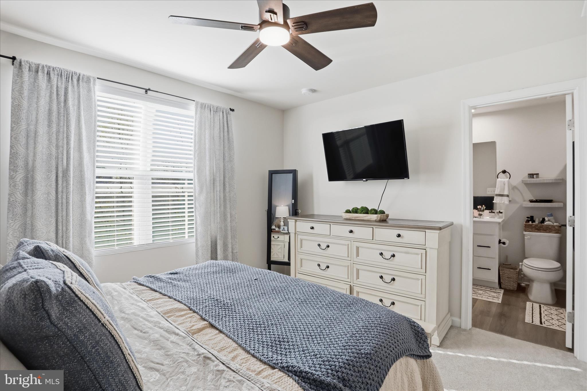 ENFIELD KNOLLS - Residential