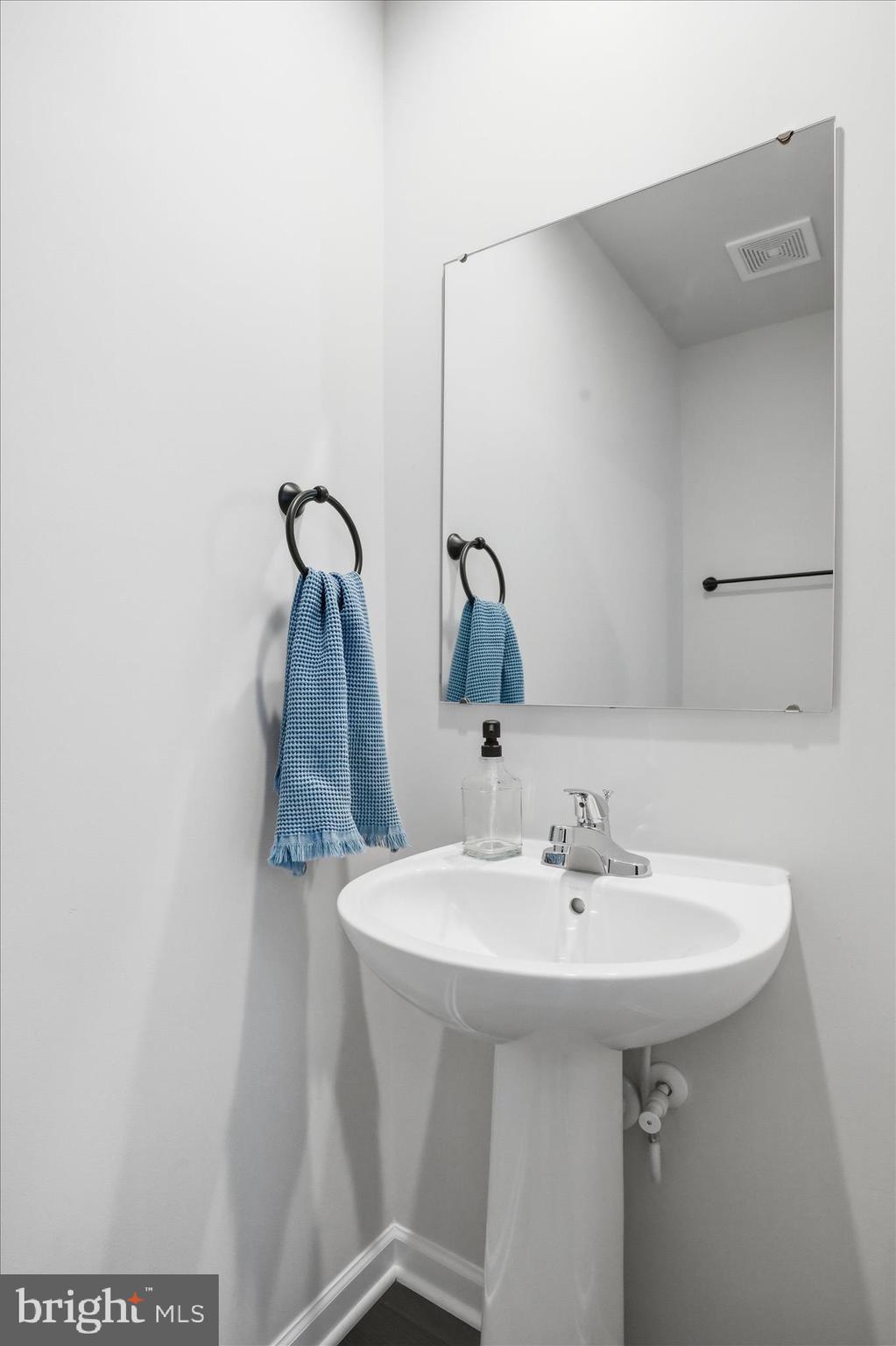 ENFIELD KNOLLS - Residential