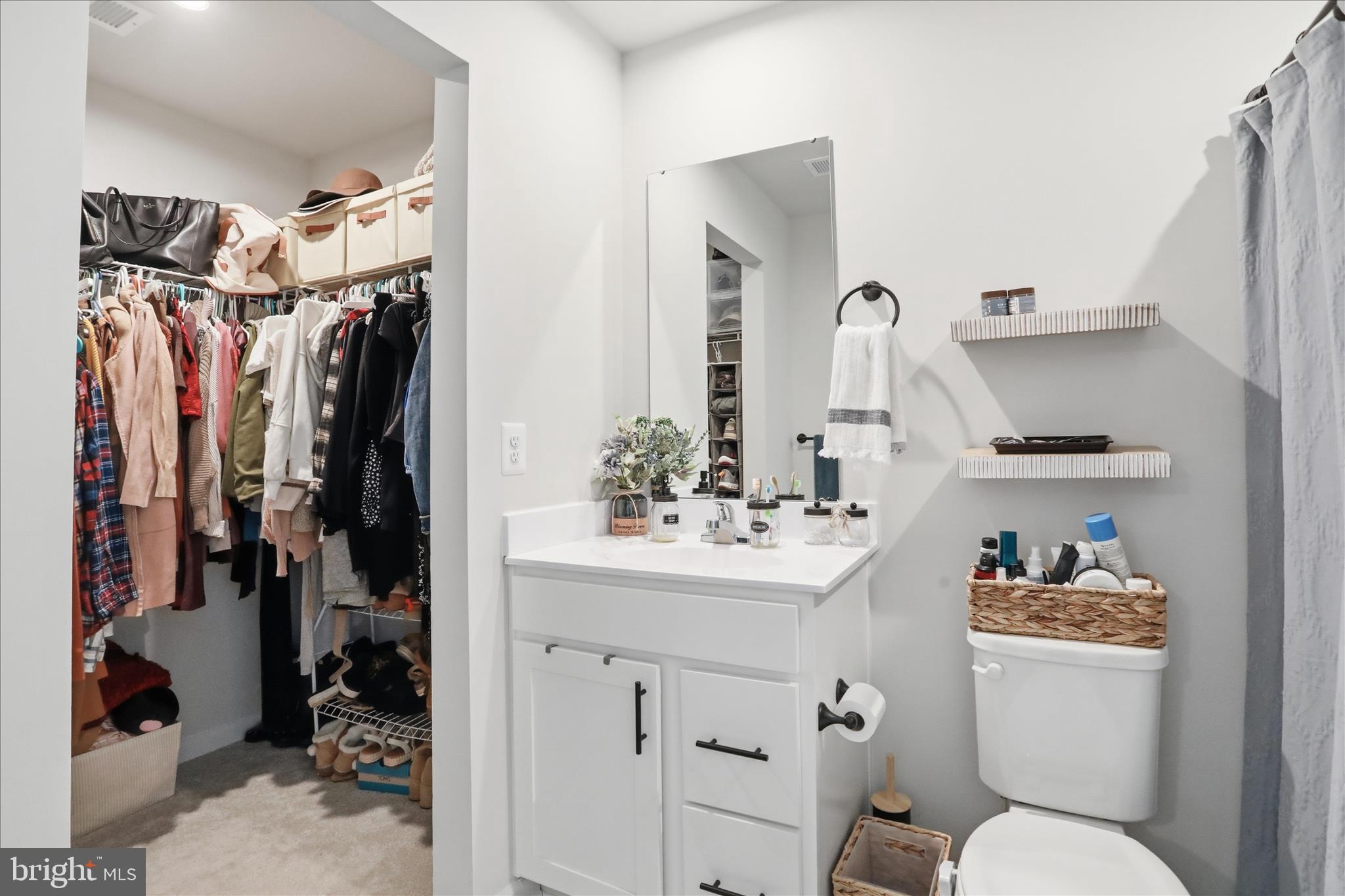 ENFIELD KNOLLS - Residential