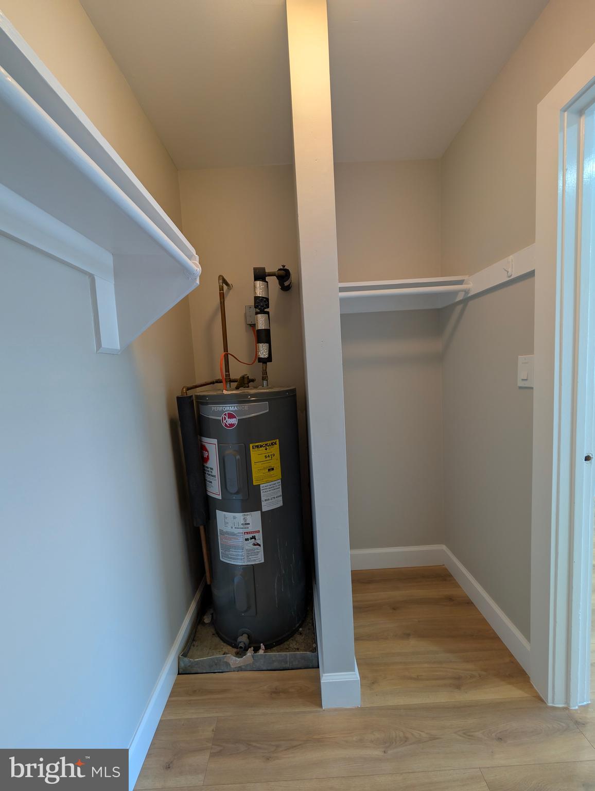 HUNTINGTON WALK - Residential Lease