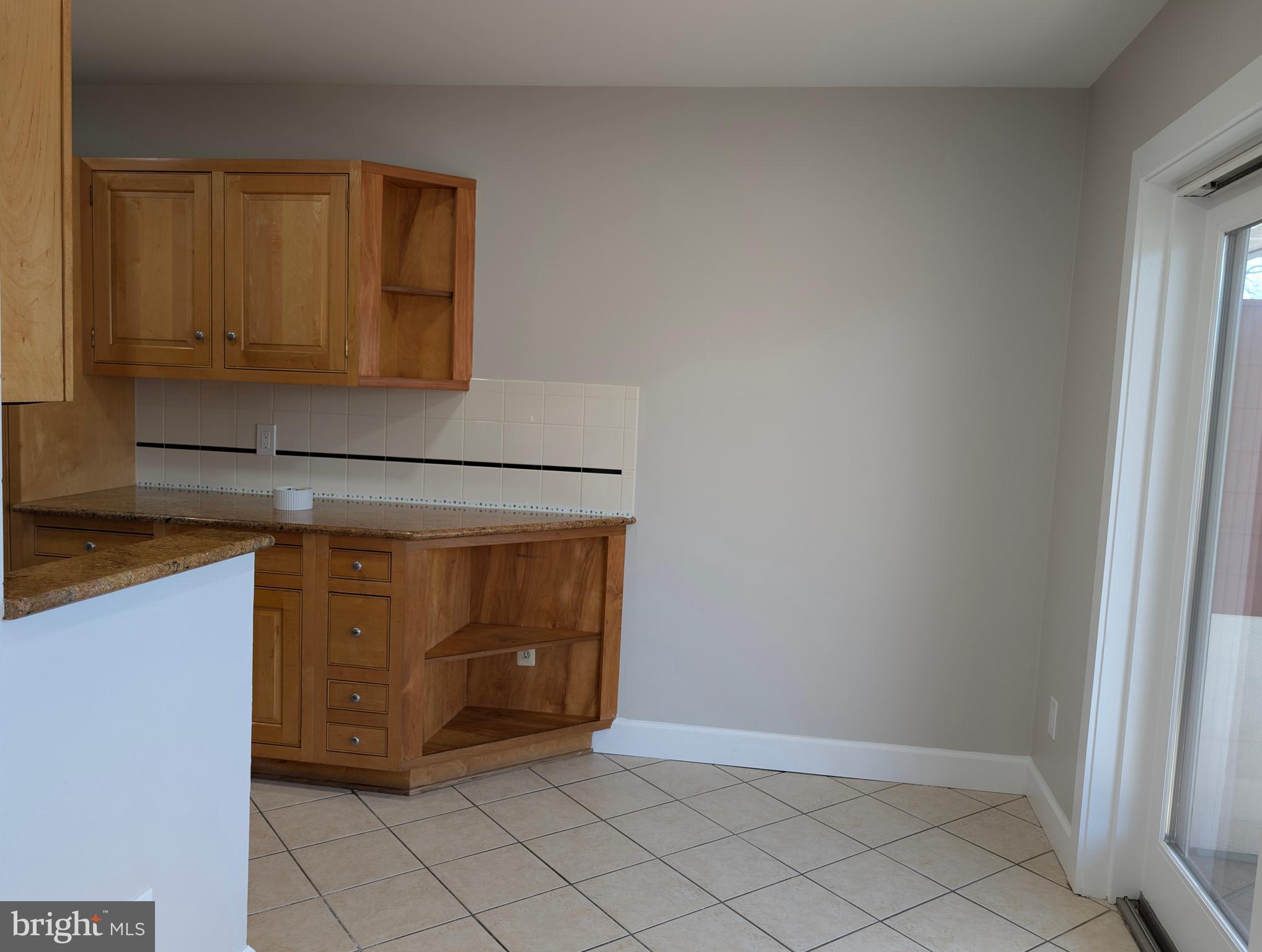 HUNTINGTON WALK - Residential Lease