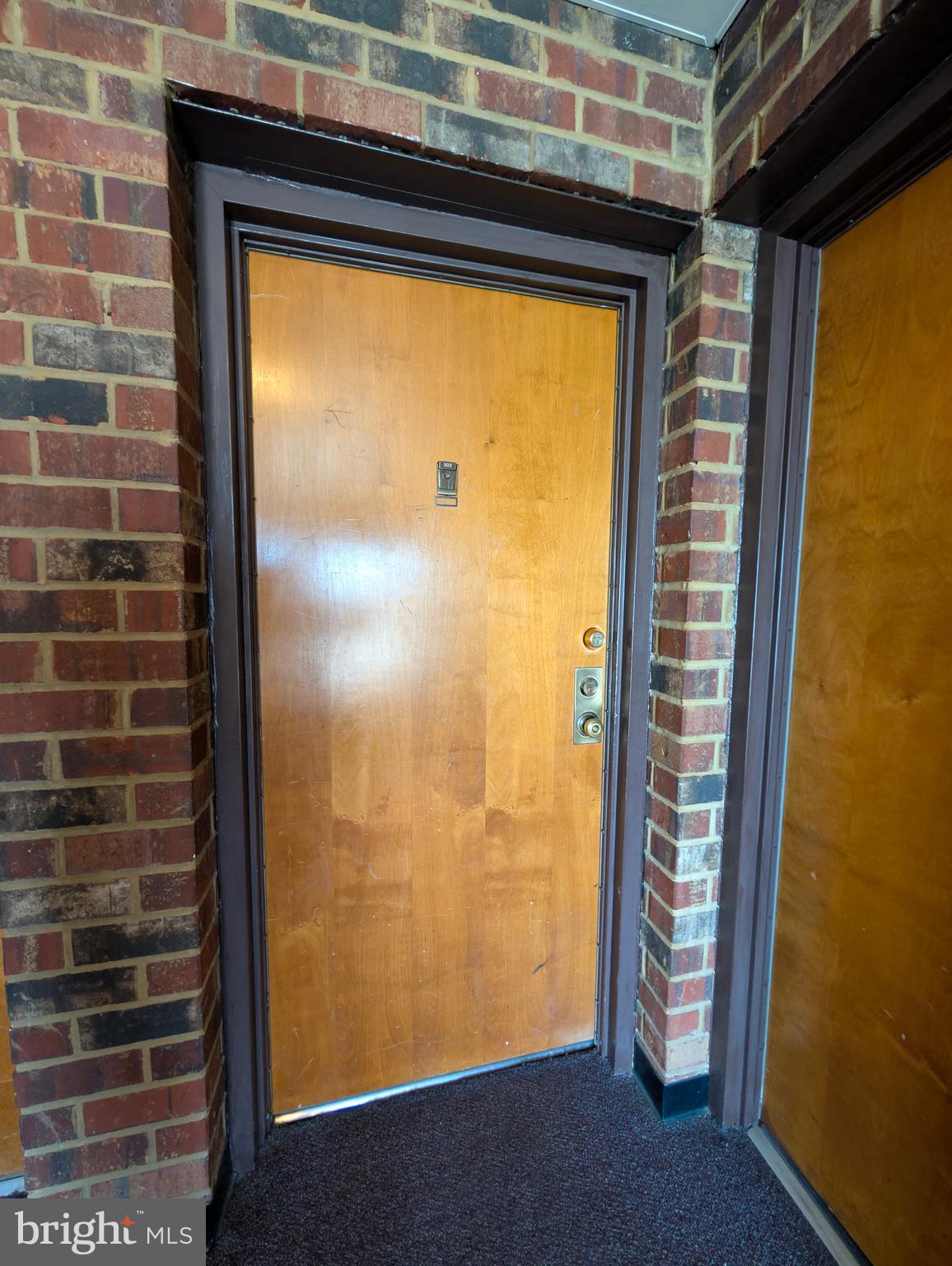 HUNTINGTON WALK - Residential Lease