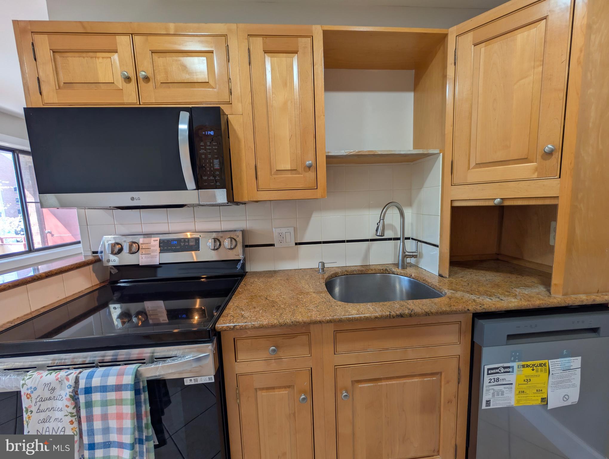 HUNTINGTON WALK - Residential Lease